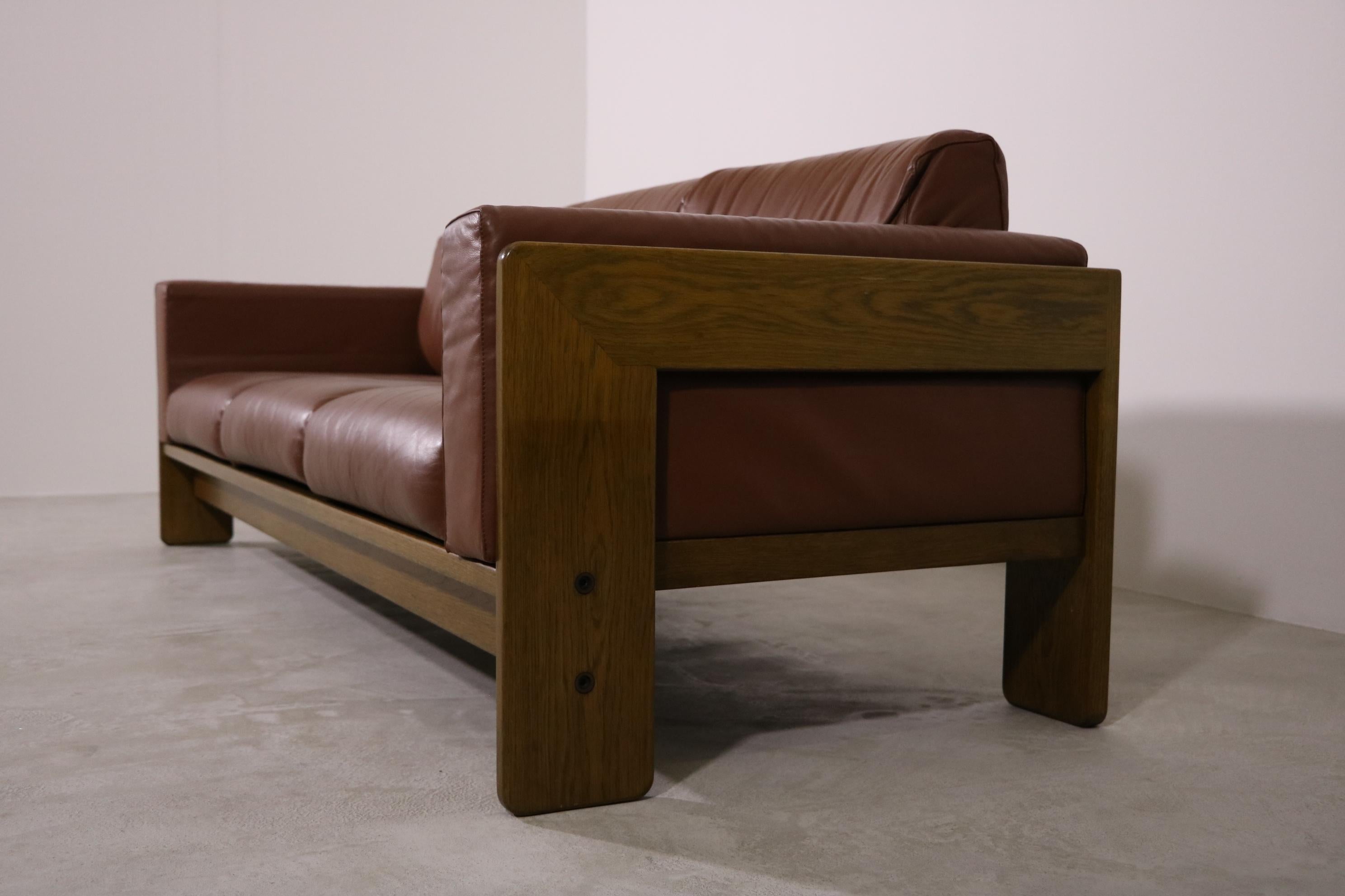 International 3-Sitzer-Sofa Modell 'Bastiano' Tobia Scarpa aus Leder in Cognac (Mitte des 20. Jahrhunderts) im Angebot