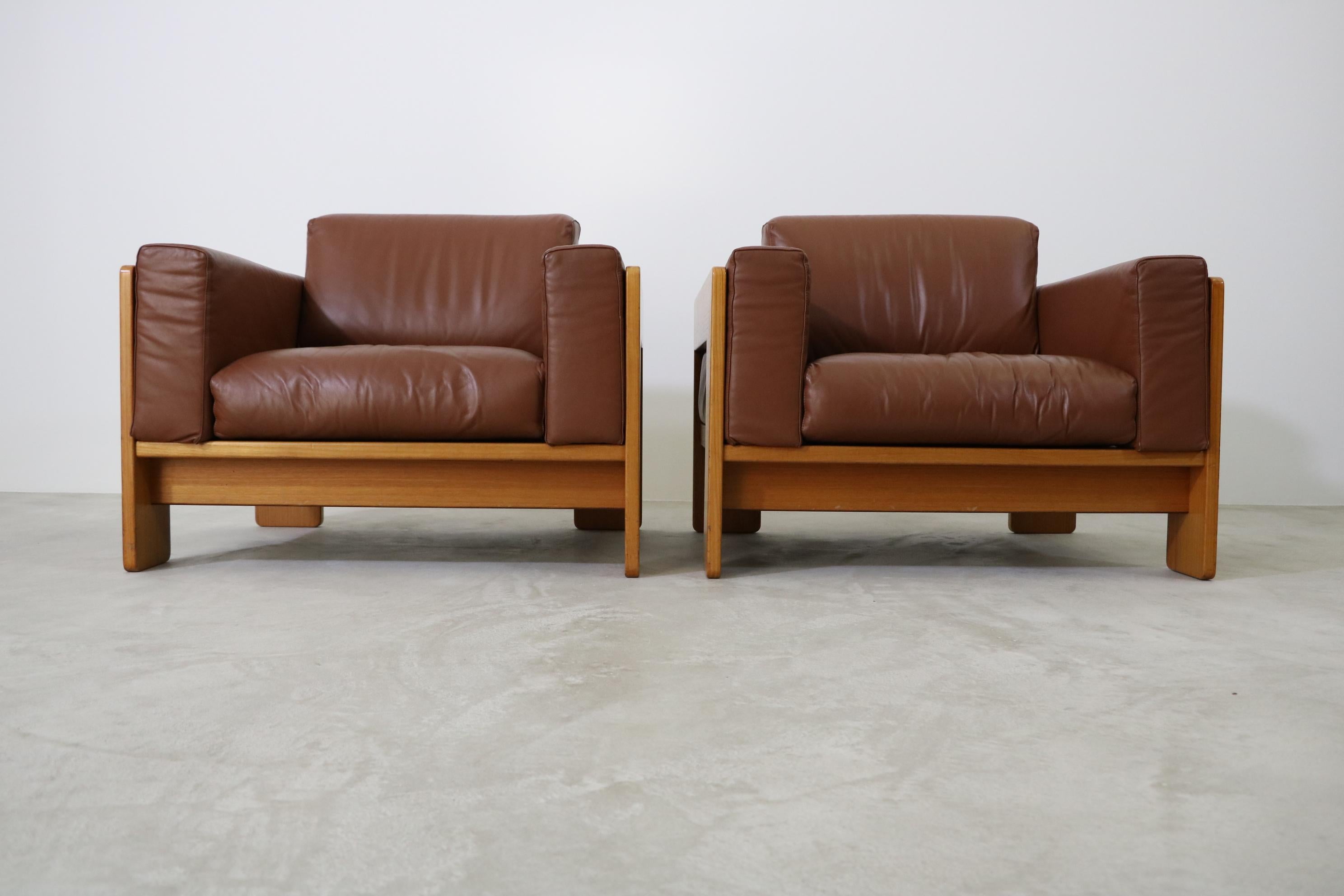 Italian Knoll International armchairs model 'Bastiano' Tobia Scarpa leather cognac