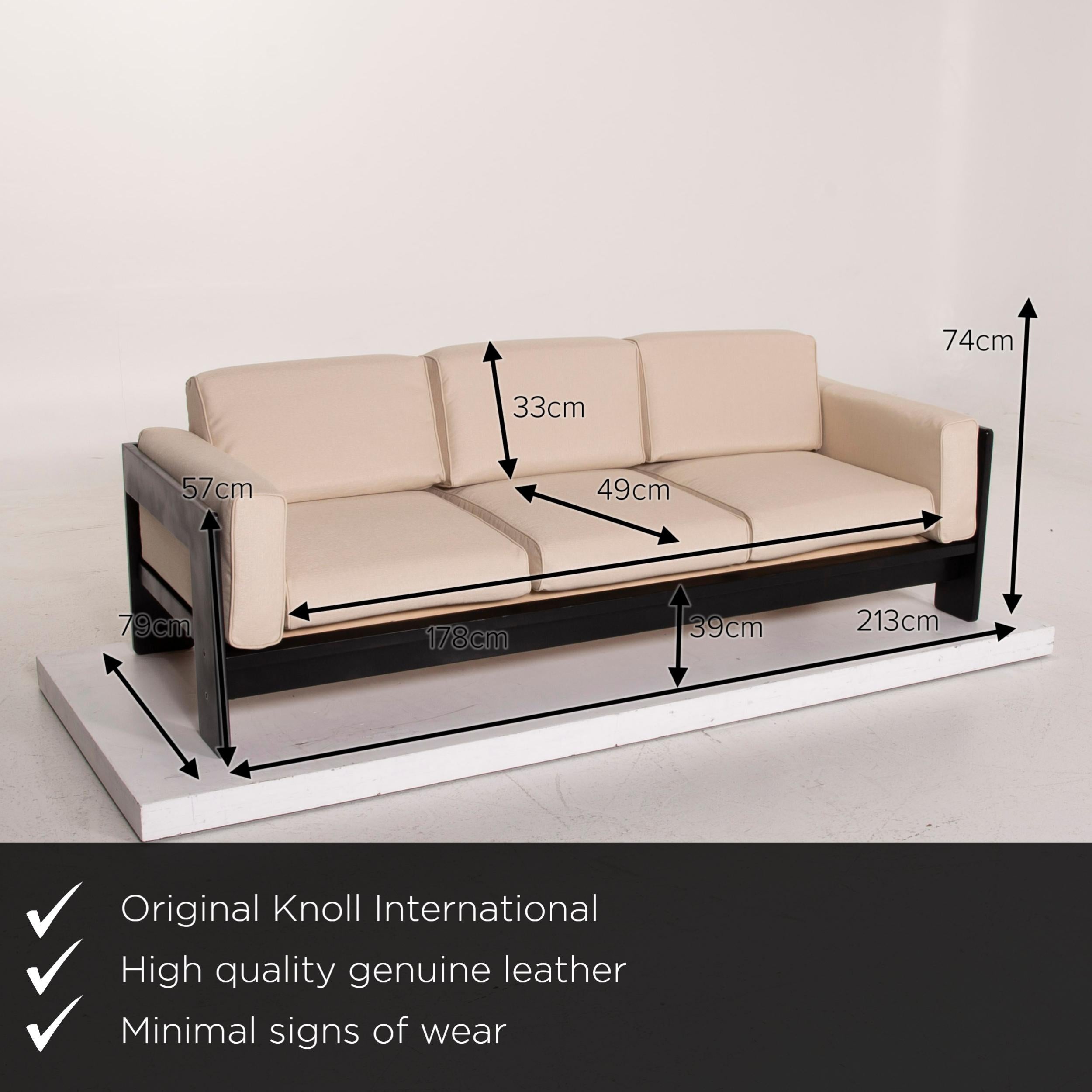 We present to you a Knoll International Bastiano fabric sofa set cream 1x three-seater 1x.
 

 Product measurements in centimeters:
 

Depth: 79
Width: 213
Height: 74
Seat height: 39
Rest height: 57
Seat depth: 49
Seat width: 178
Back