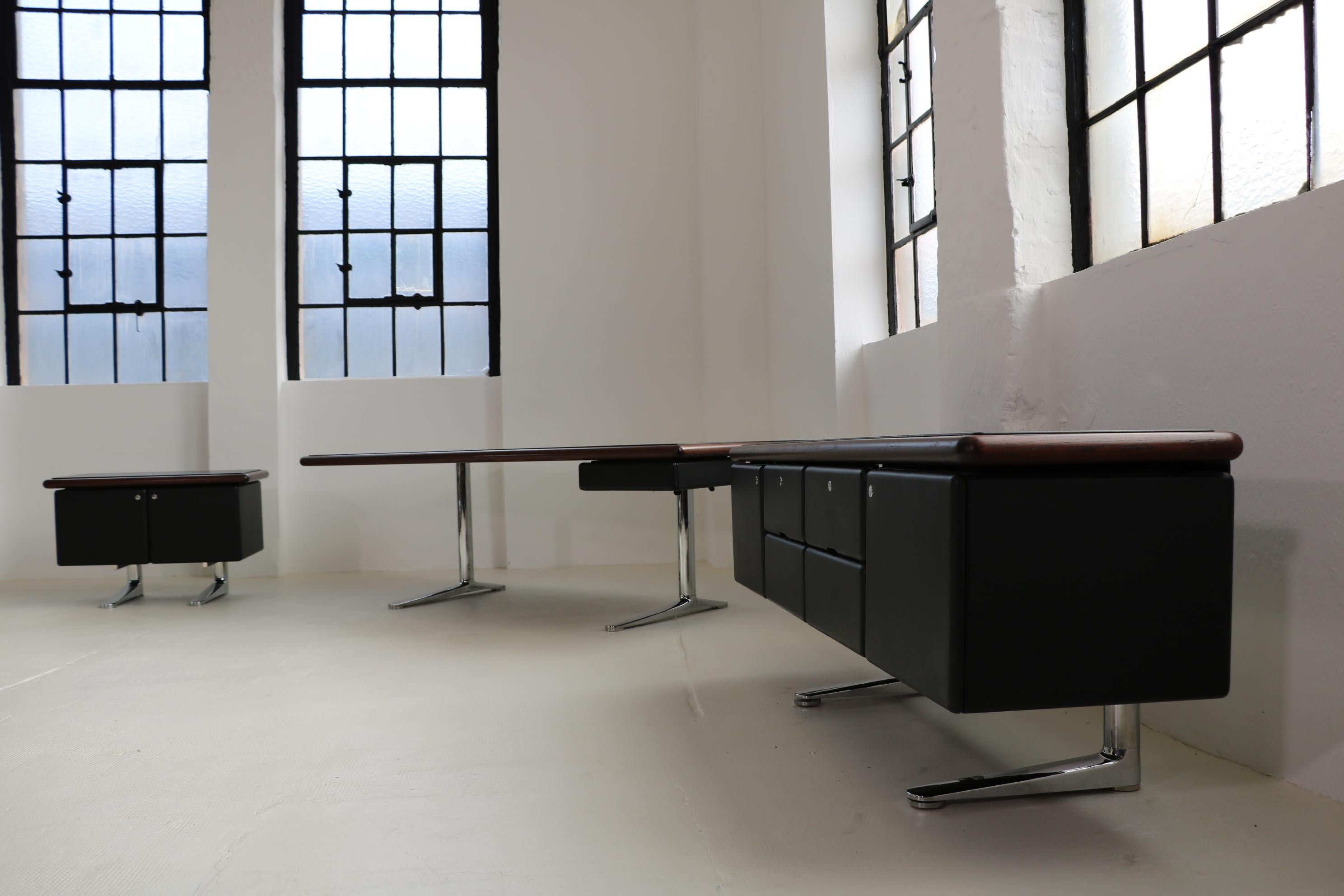 European Knoll International Complete Office Warren Platner Desk and Sideboards For Sale
