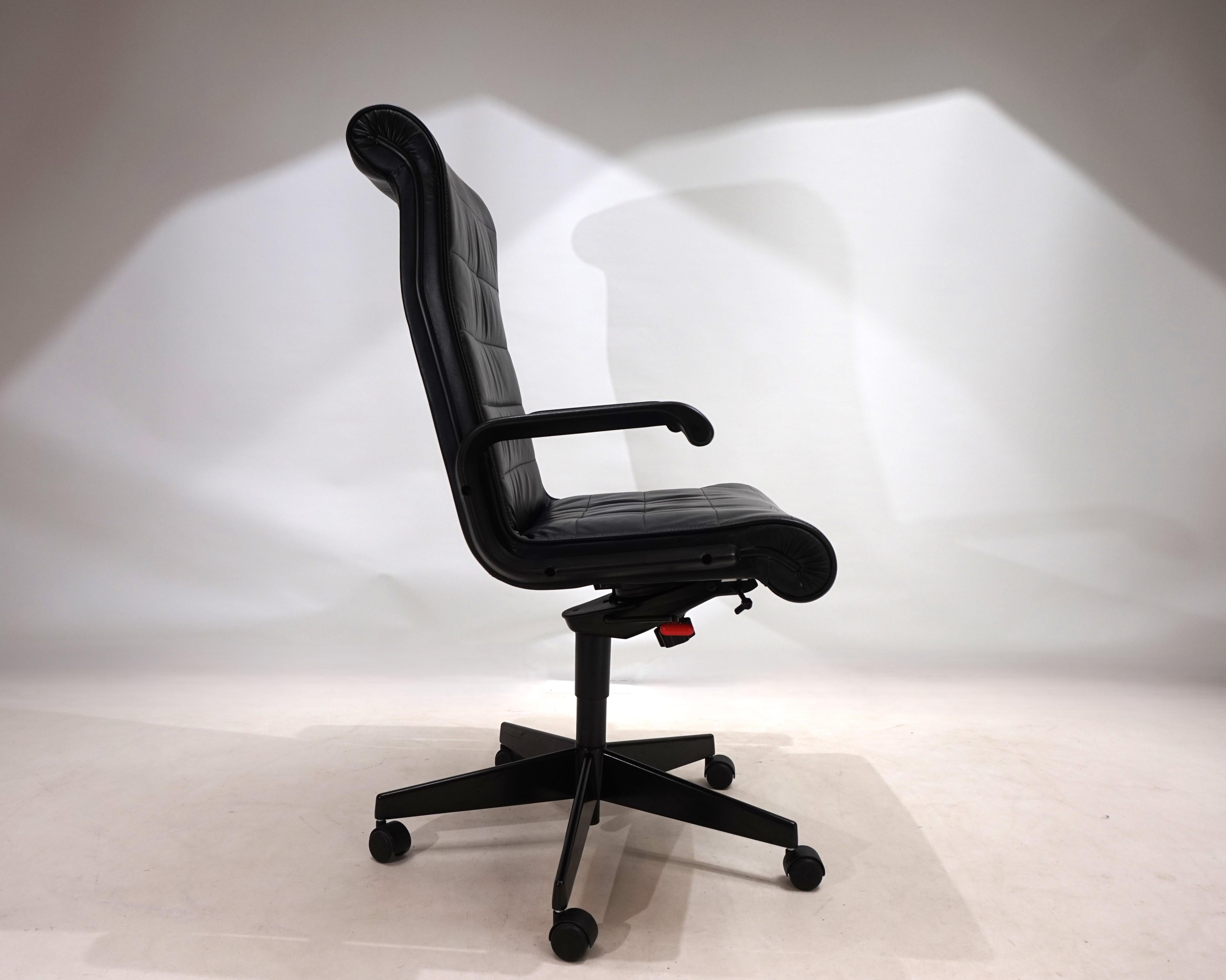 Late 20th Century Knoll International office chair by Richard Sapper, 1980