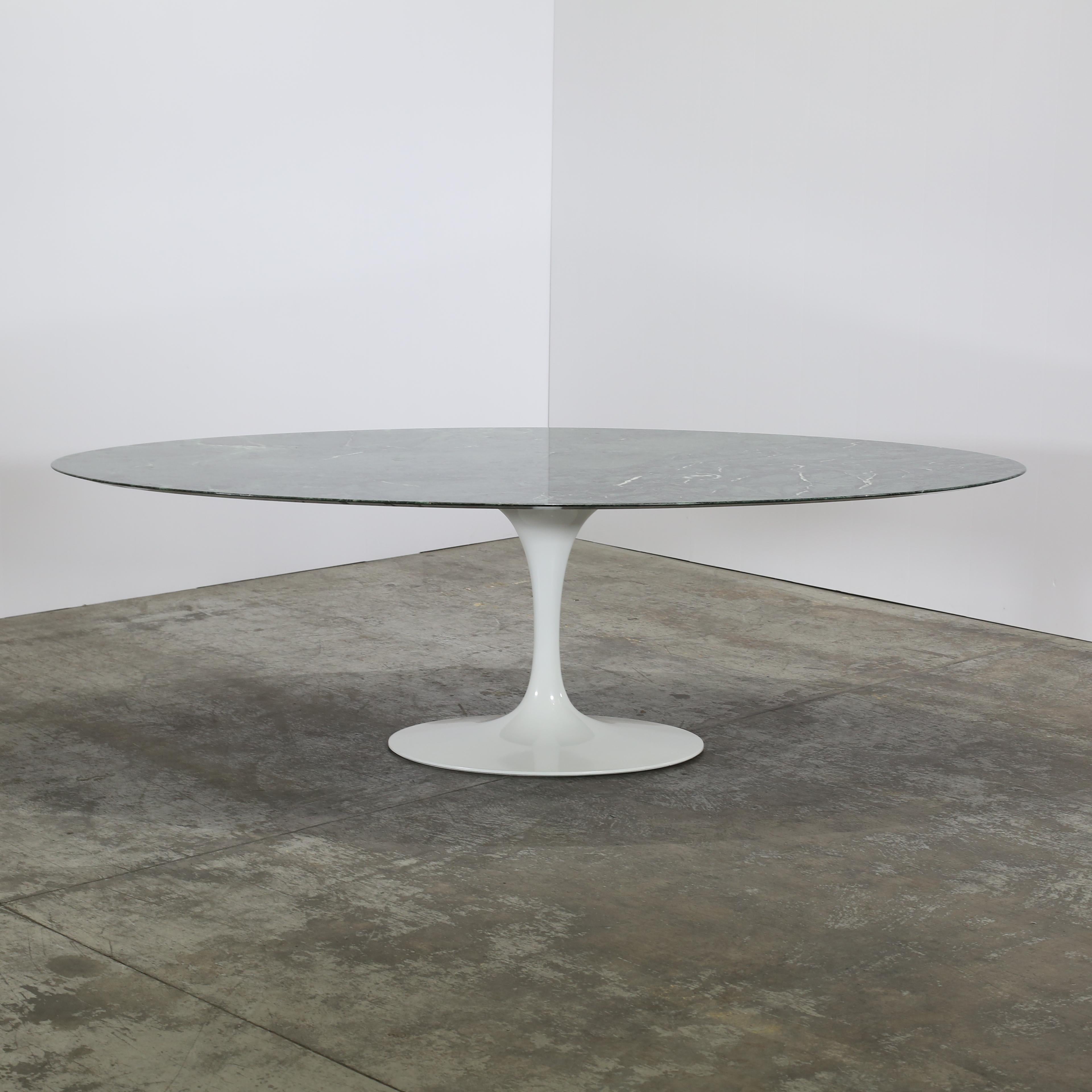 Knoll International Oval Dining Table by Eero Saarinen For Sale 3