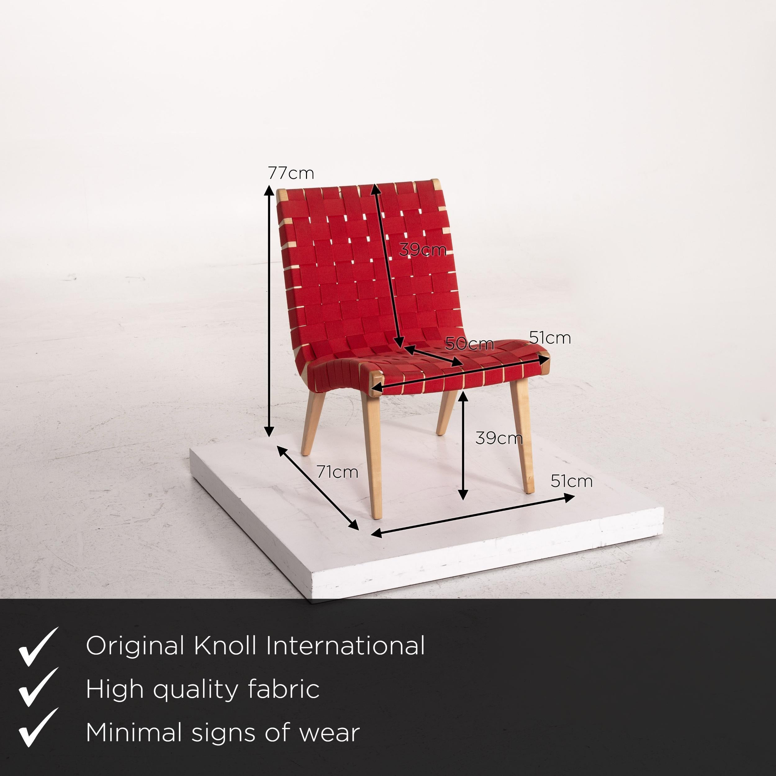 We present to you a Knoll International Risom set fabric black 2 armchairs.
  
 

 Product measurements in centimeters:
 

Depth 71
Width 51
Height 77
Seat height 39
Seat depth 50
Seat width 51
Back height 39.
  