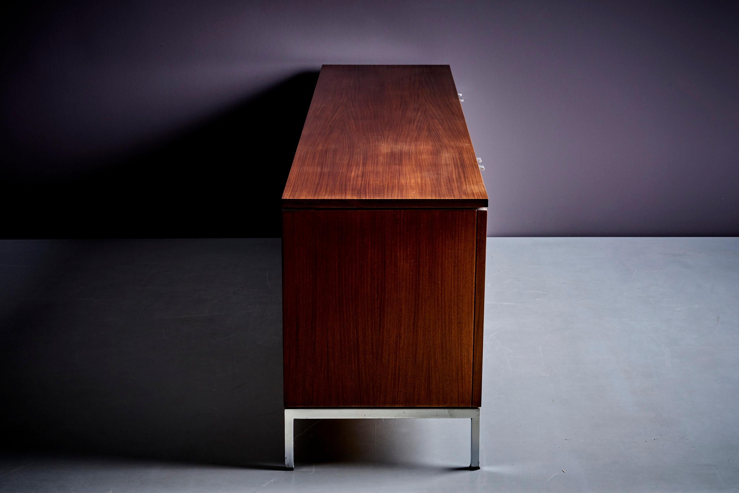 Internationales Knoll-Sideboard von Florence Knoll, Deutschland - 1970er Jahre im Angebot 1