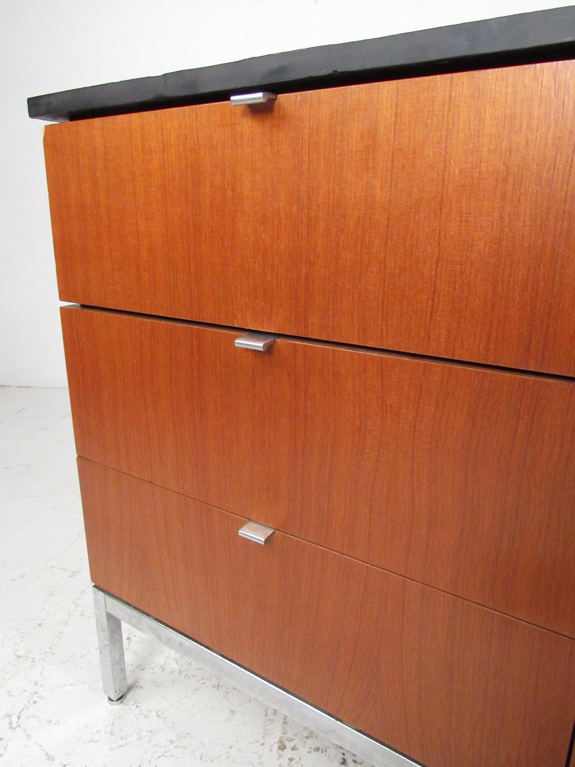 Knoll International Slate Top Credenza In Good Condition In Brooklyn, NY