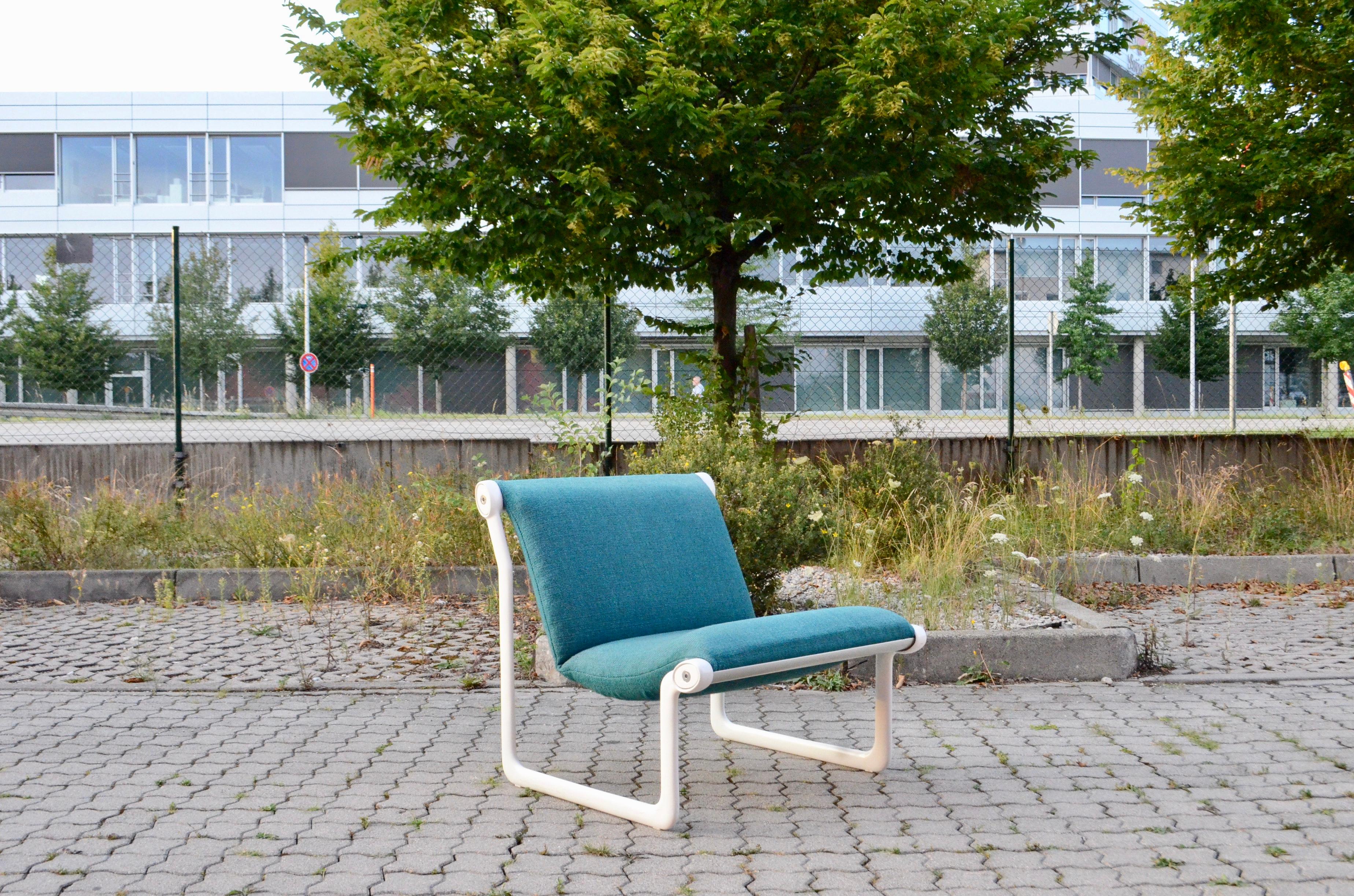 Aluminium Chaise longue à franges Knoll International de Hannah Morrison, lot de 2 en vente