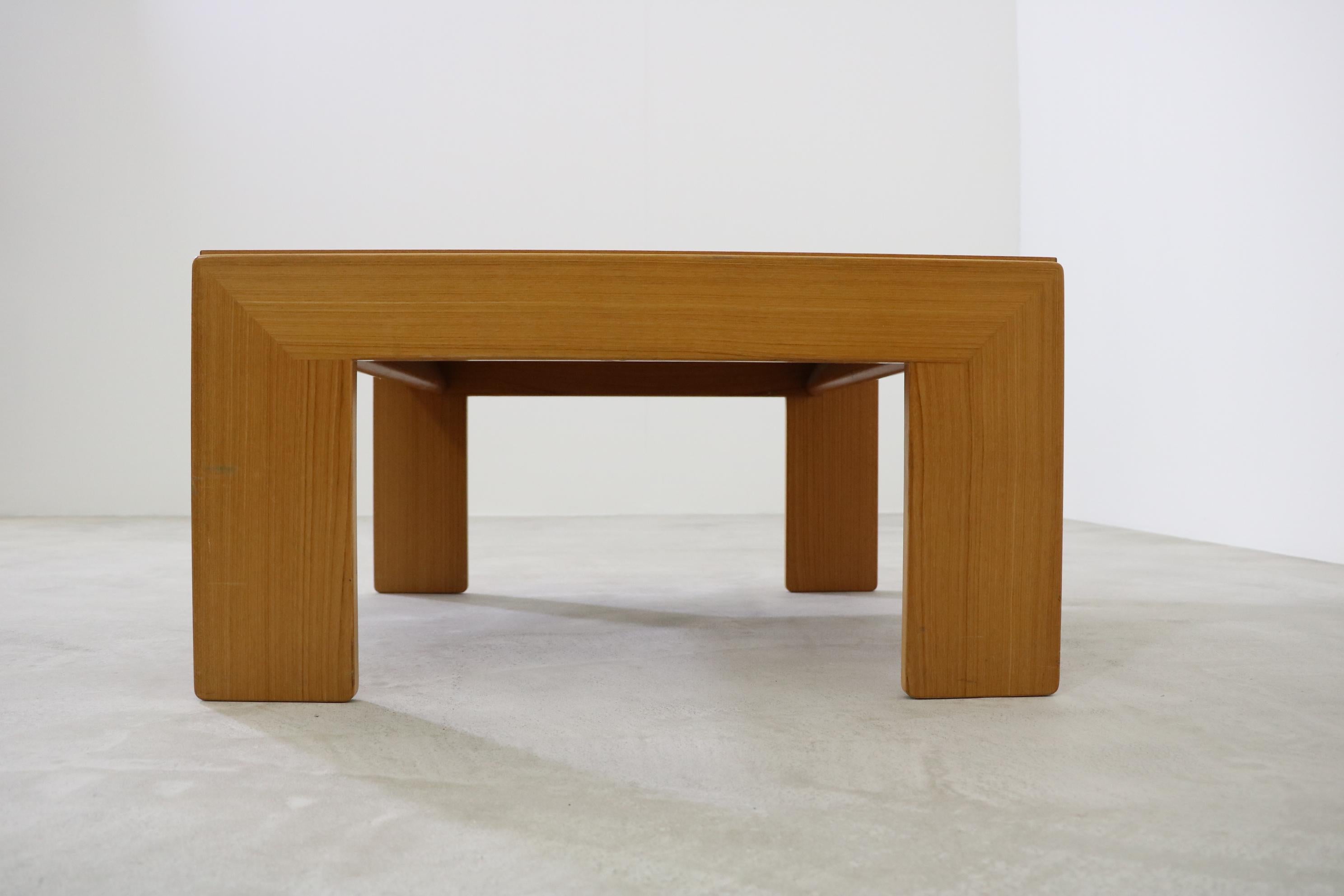 Knoll International table model 'Bastiano' Tobia Scarpa teak wood For Sale 4