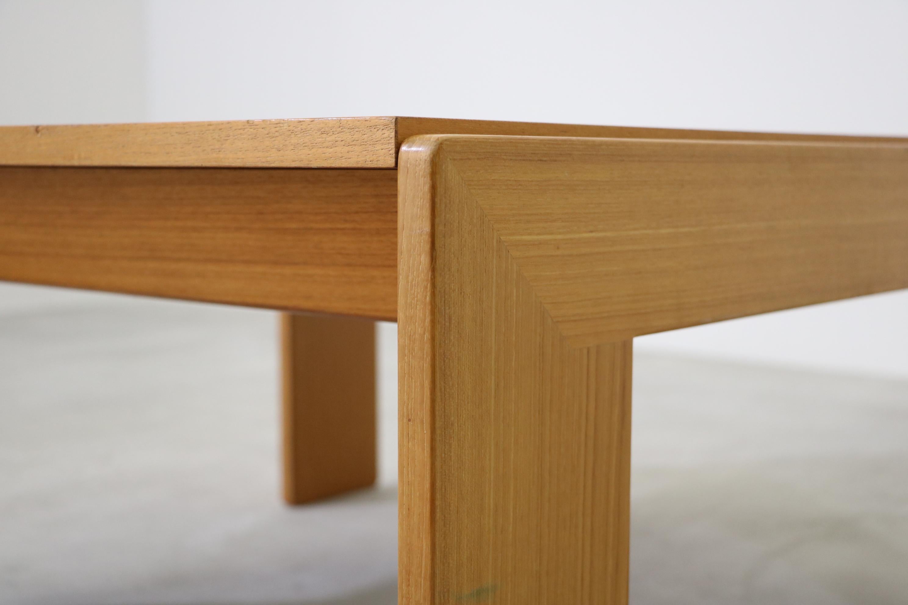 Knoll International table model 'Bastiano' Tobia Scarpa teak wood In Good Condition For Sale In Köln, NRW