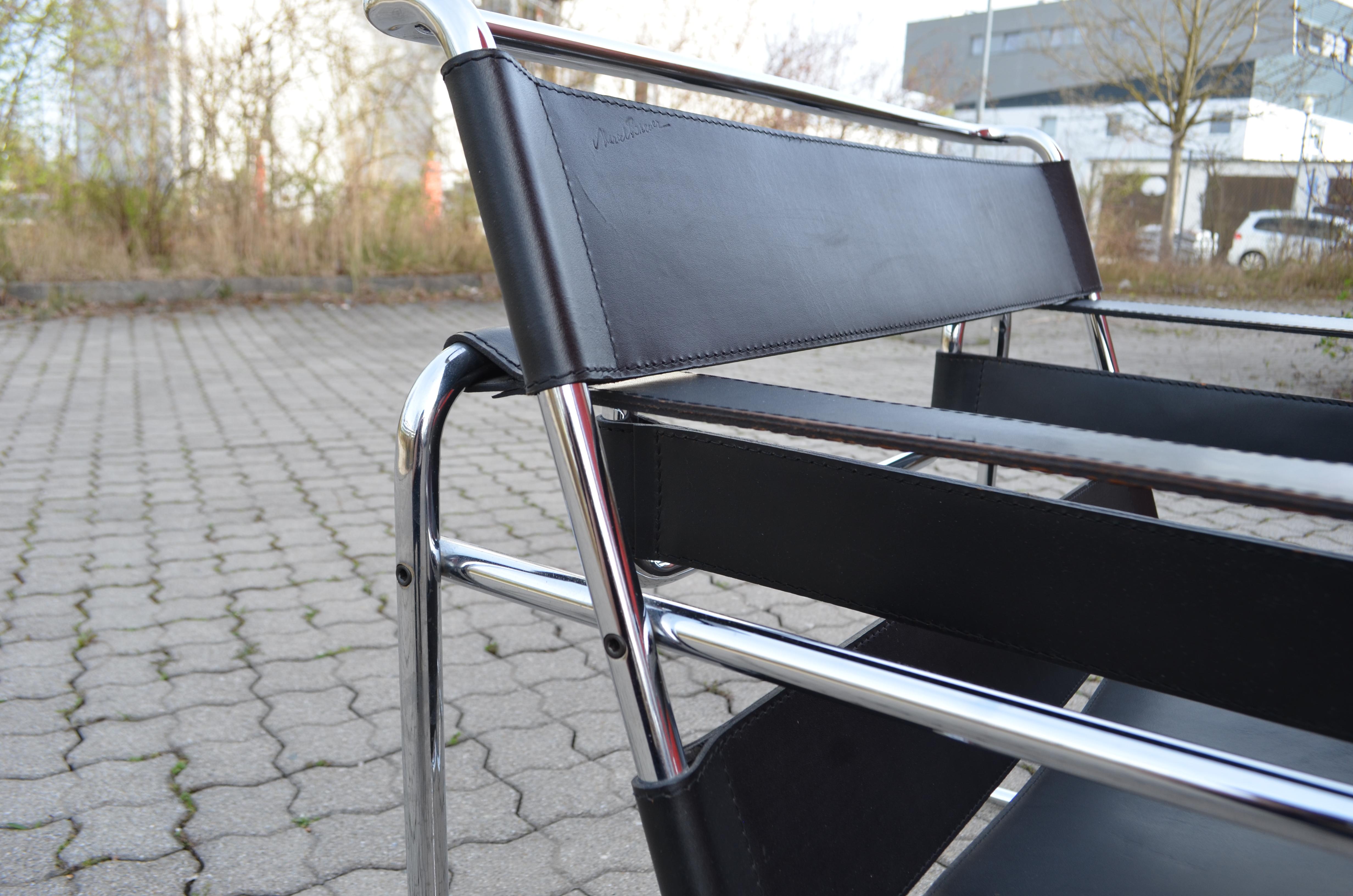 Knoll International Wassily Chair by Marcel Breuer Black Leather For Sale 3