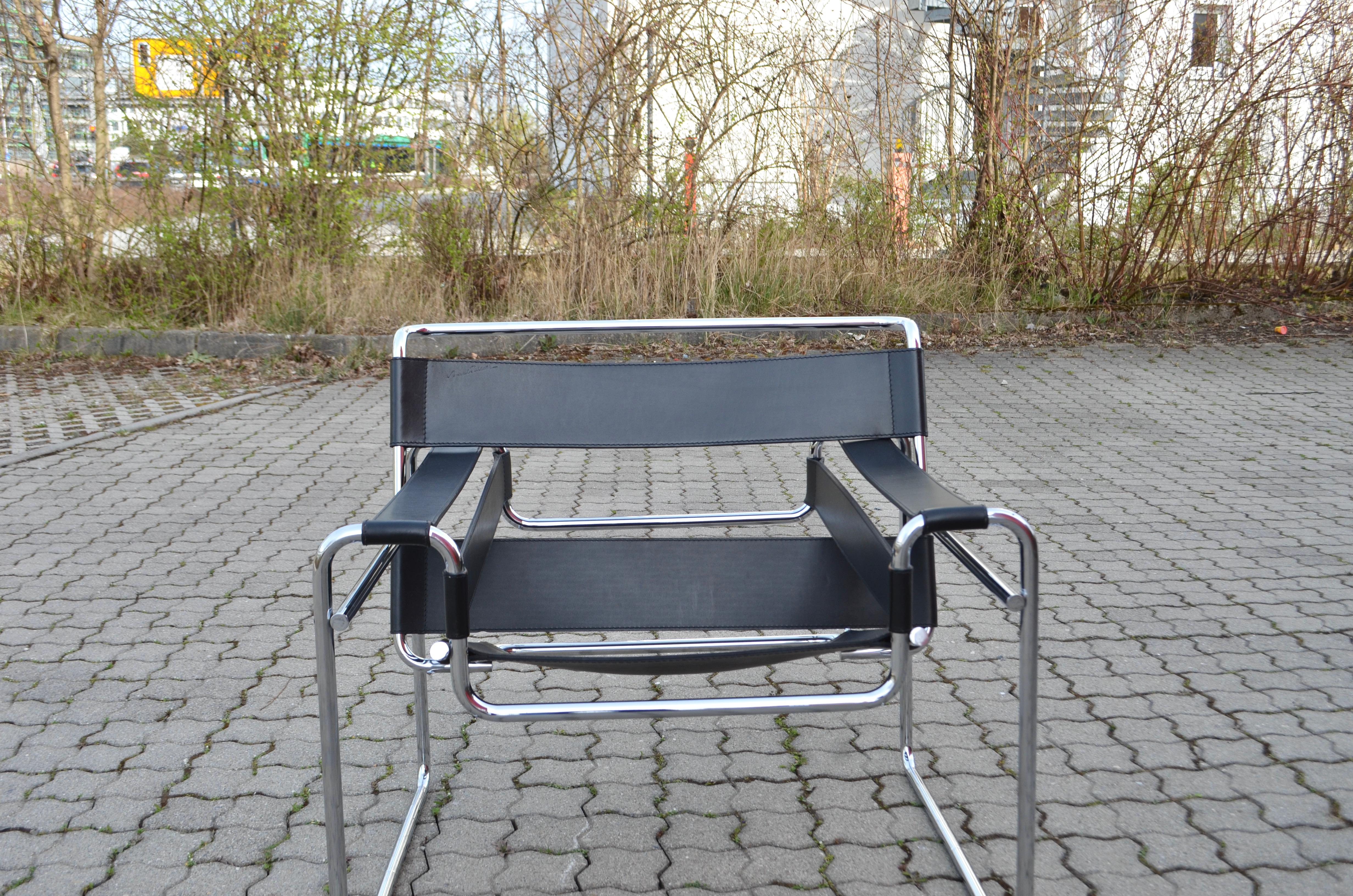 Knoll International Wassily Chair von Marcel Breuer, schwarzes Leder im Angebot 2