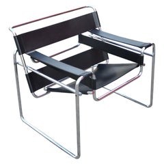 Sedia Knoll International Wassily di Marcel Breuer in pelle nera