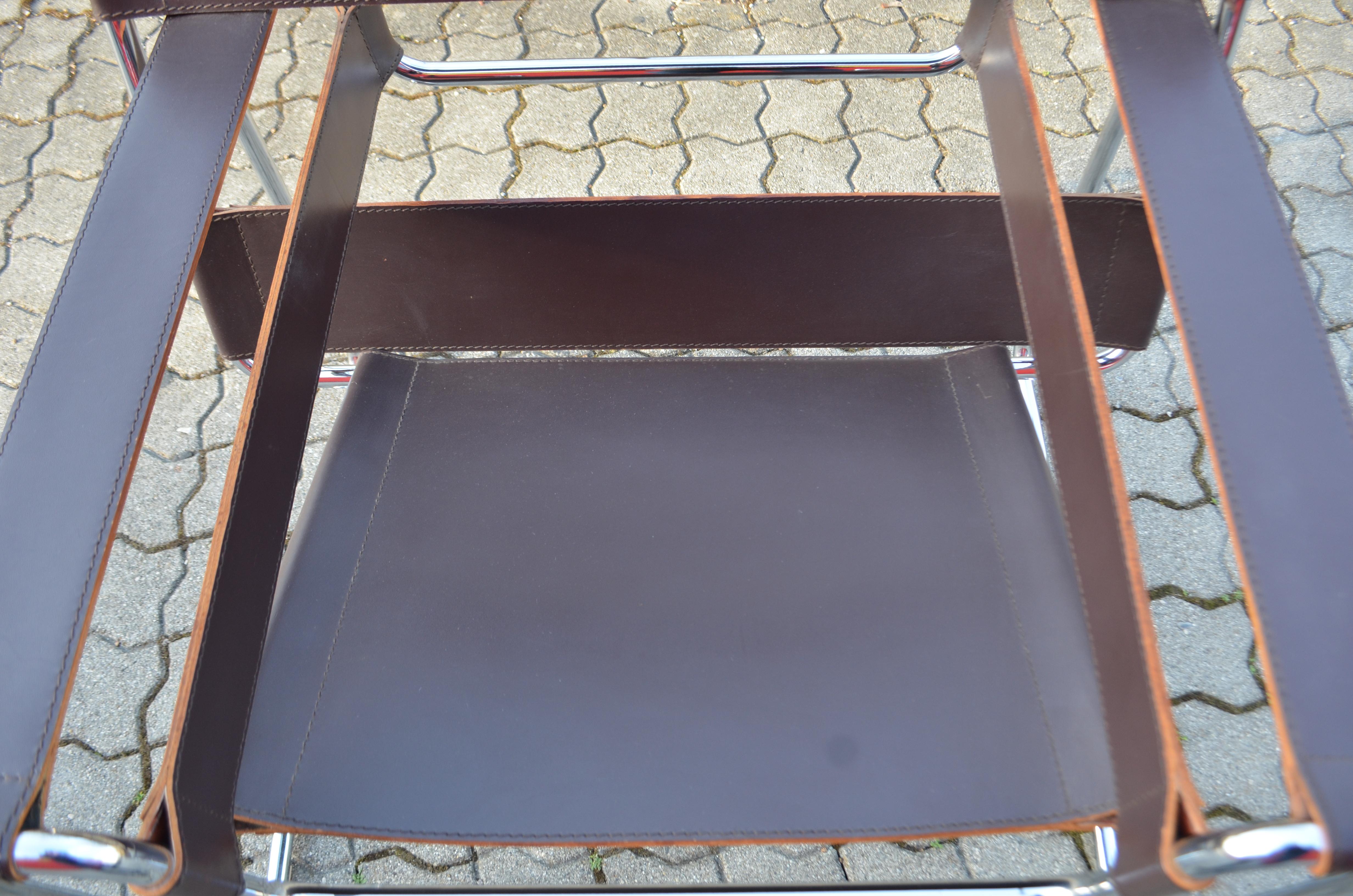 Knoll International Wassily Chair by Marcel Breuer Brown Leather Set of 2 For Sale 8