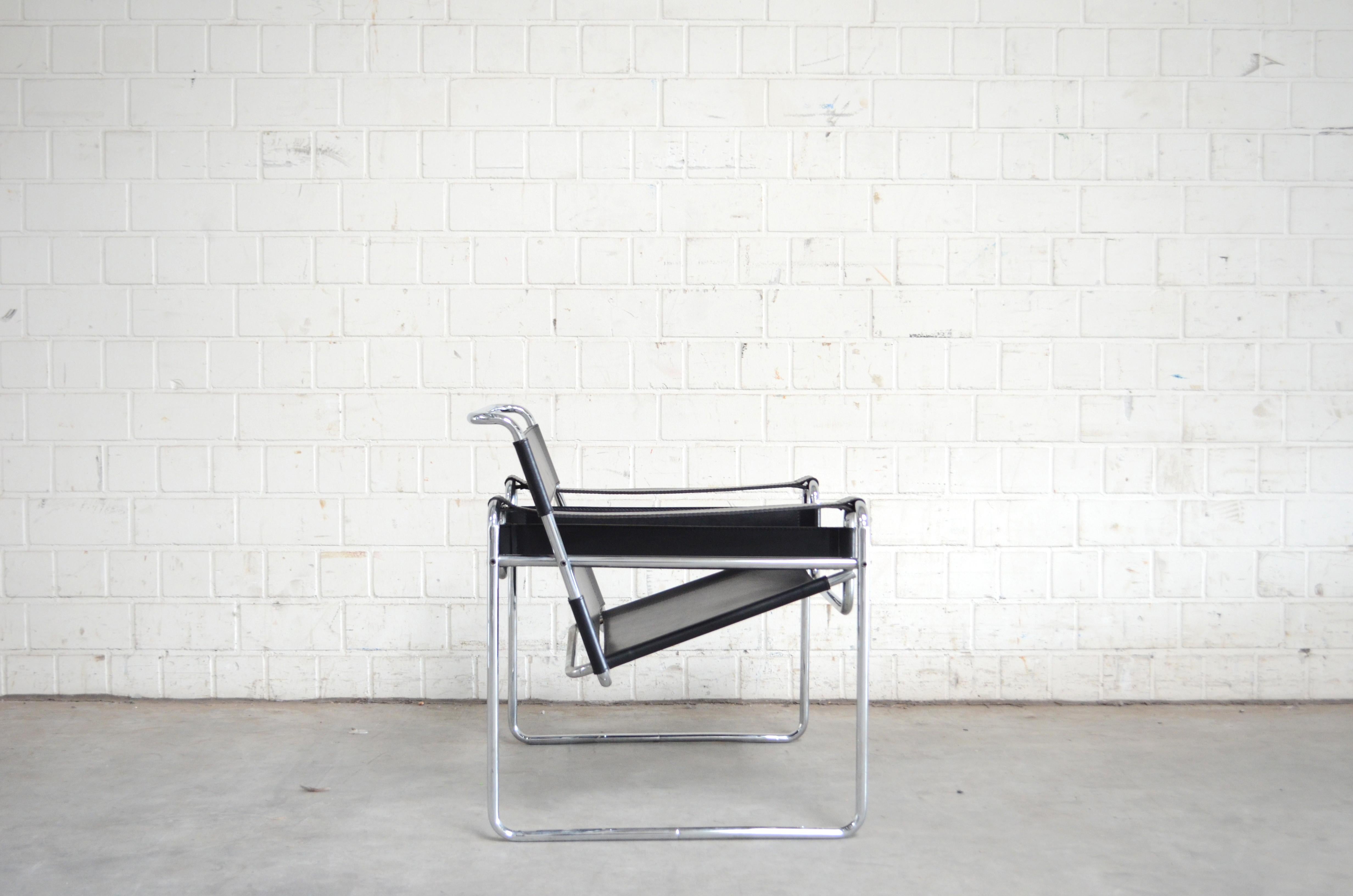 Knoll International Wassily Chair by Marcel Breuer 1