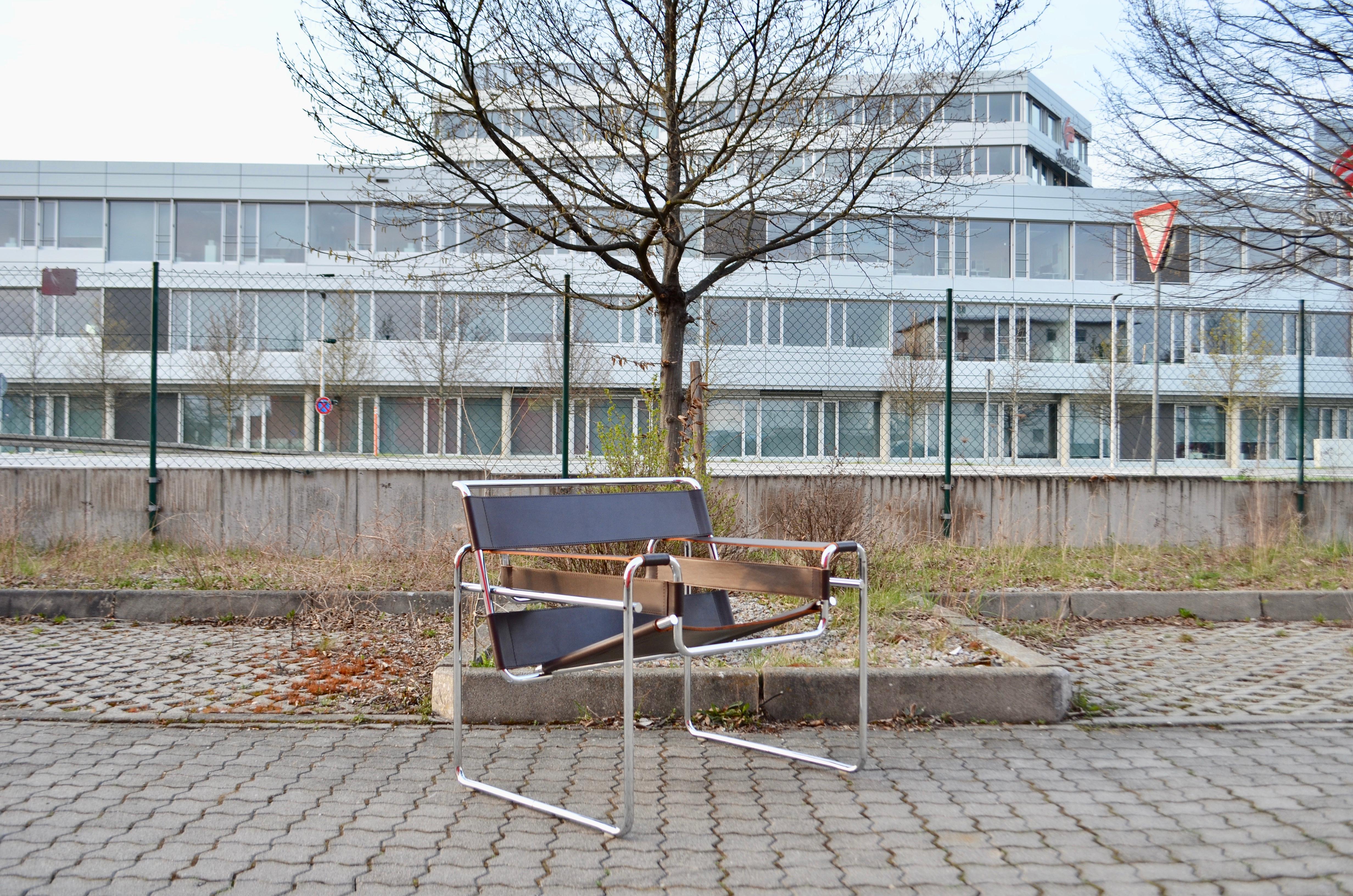 Knoll International Wassily Chair Design von Marcel Breuer Braunes Sattelleder  (Bauhaus) im Angebot