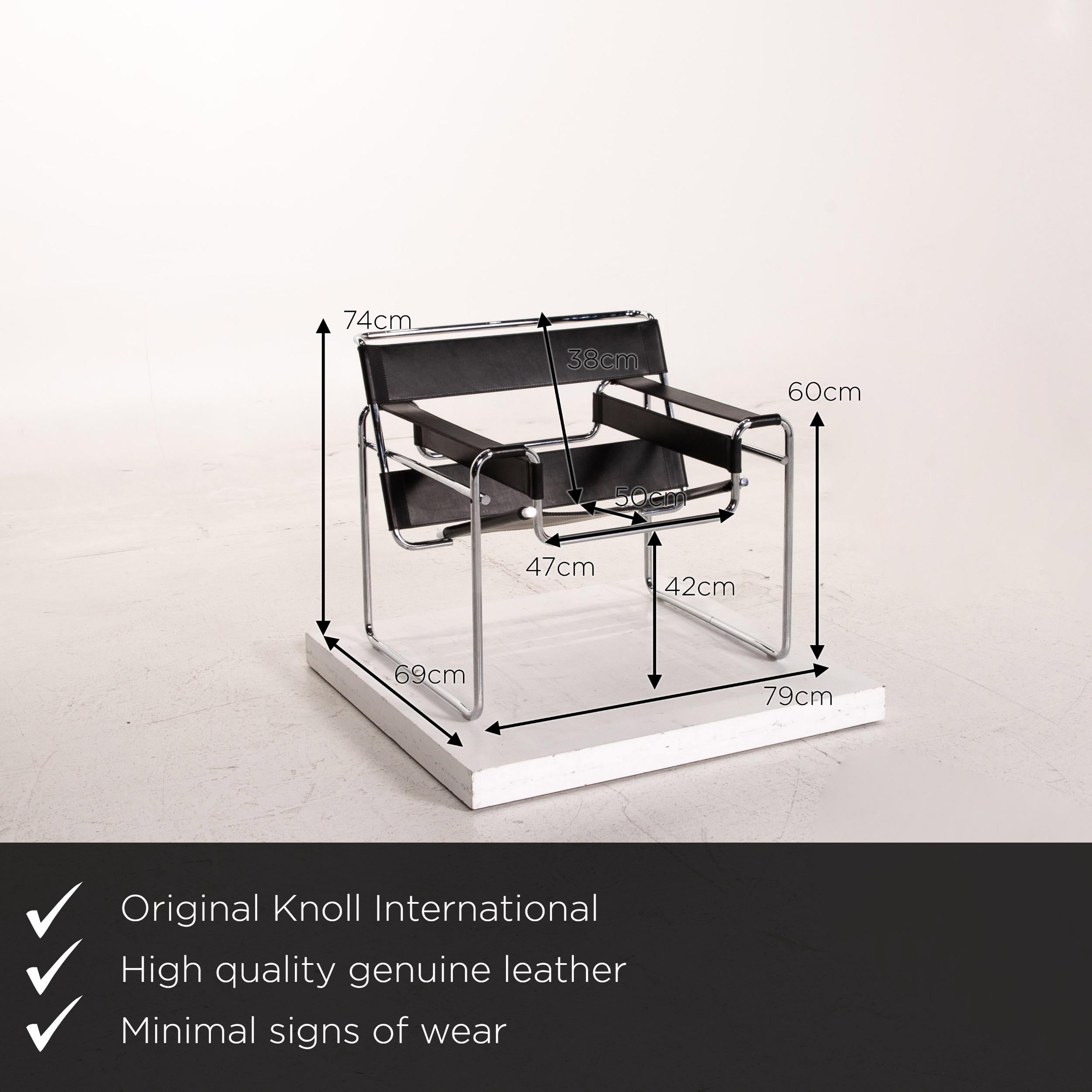 We present to you a Knoll International Wassily chair leather armchair black chair Marcel Breuer.
   
 

 Product measurements in centimeters:
 

Depth 69
Width 79
Height 74
Seat height 42
Rest height 60
Seat depth 50
Seat width