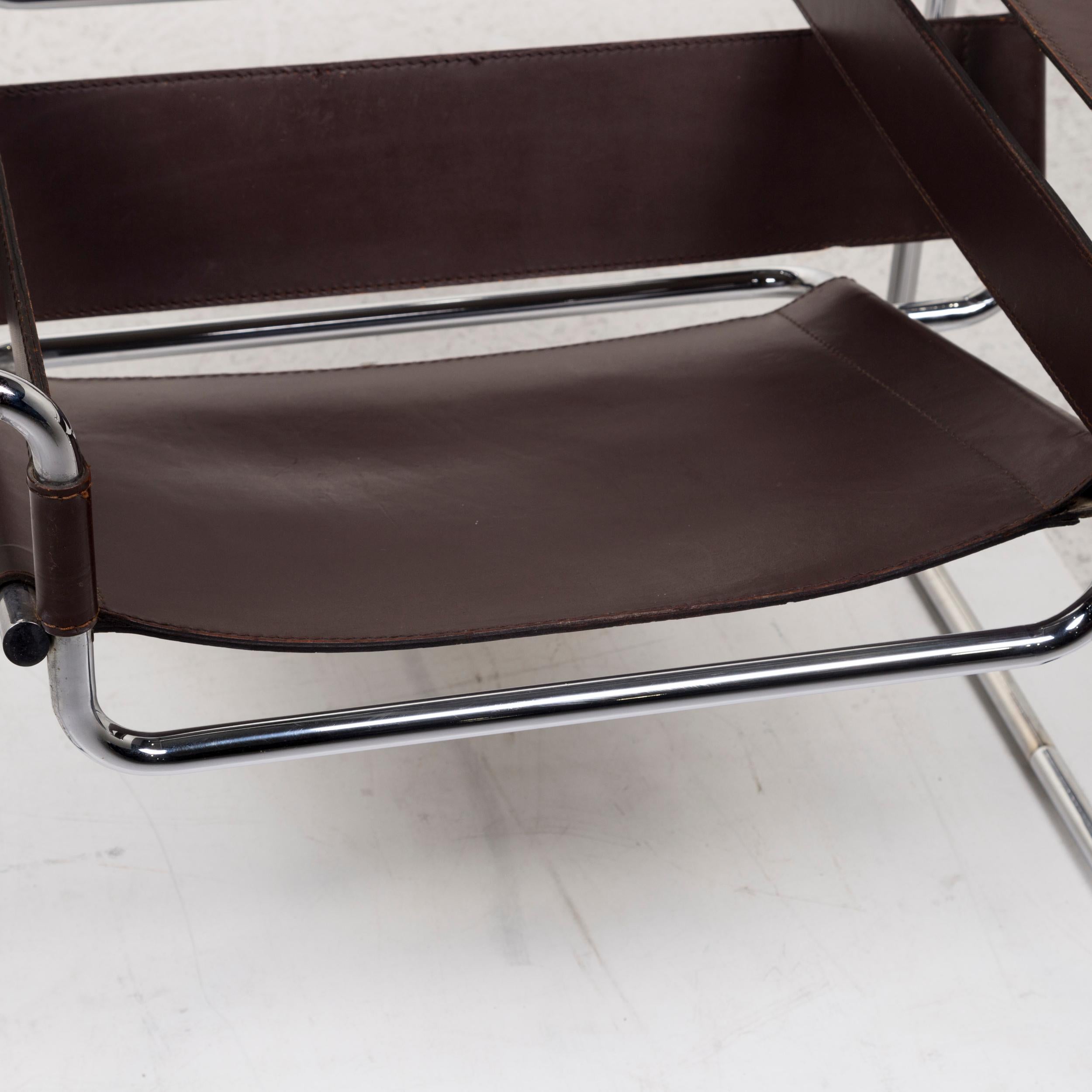 wassily chair brown