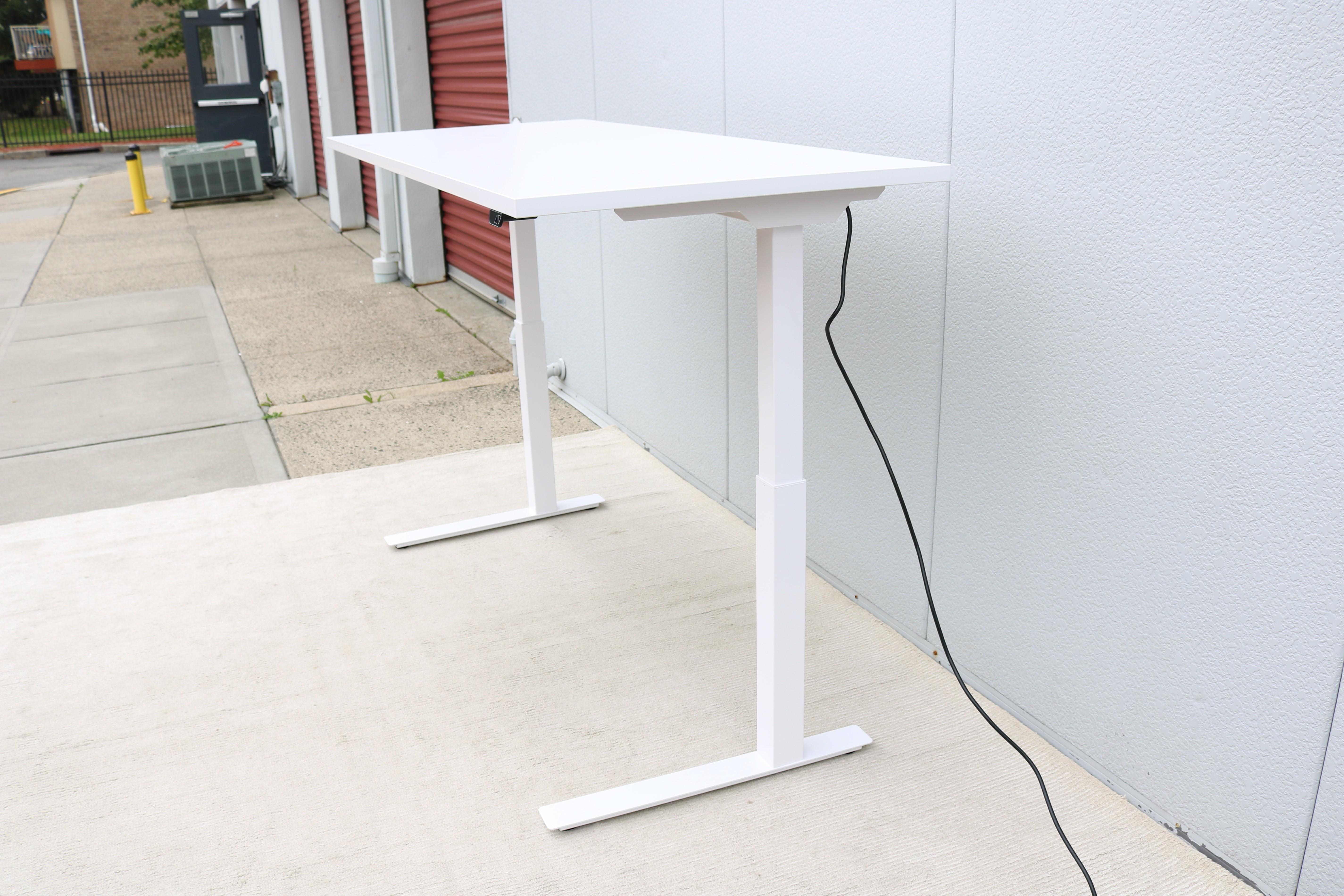Knoll K. Stand Electric Height-Adjustable Rectangle White Table Desk For Sale 5