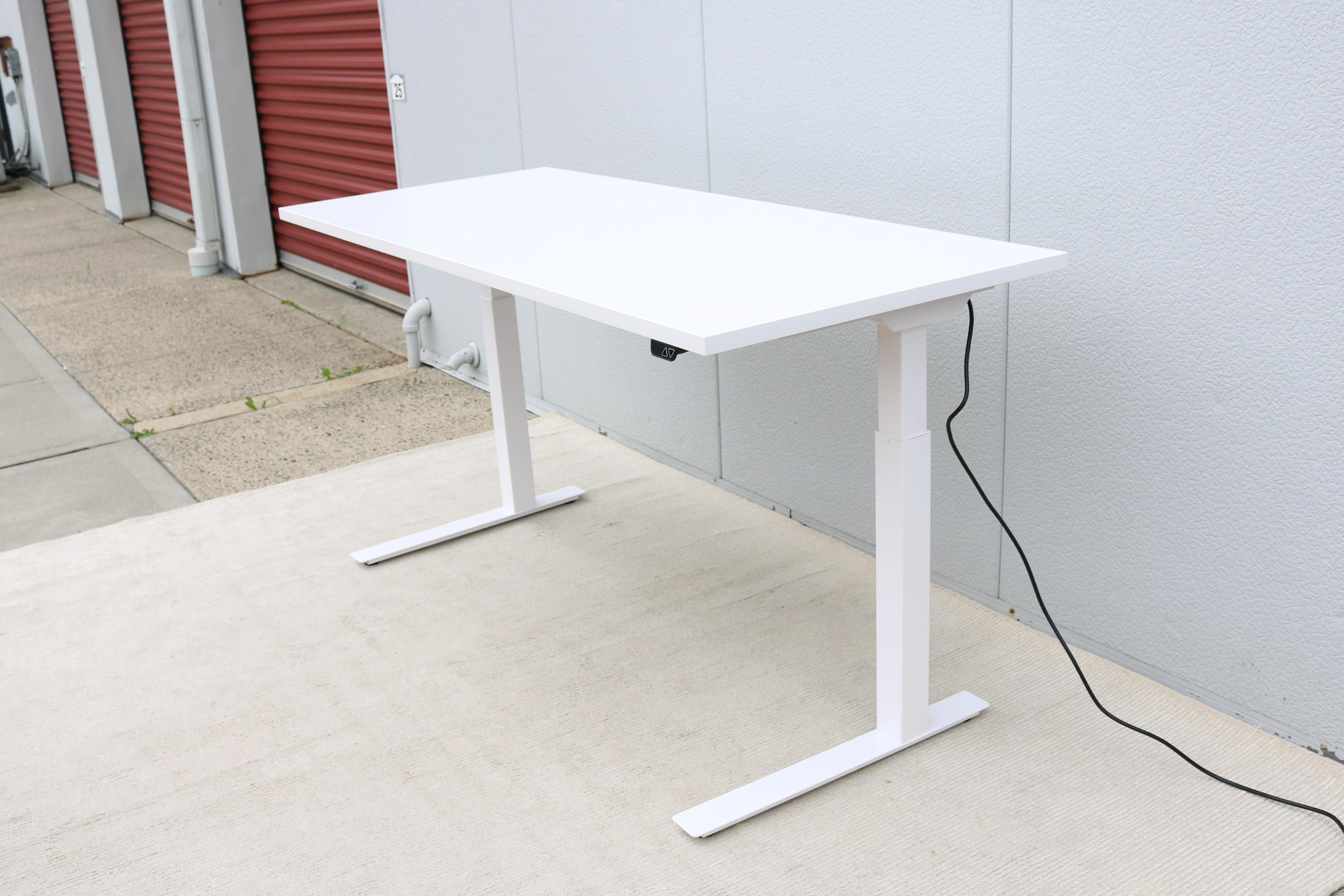 Modern Knoll K. Stand Electric Height-Adjustable Rectangle White Table Desk For Sale