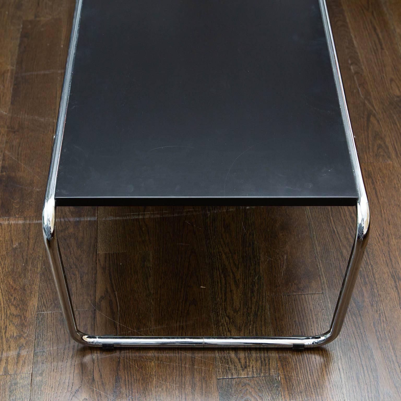 Knoll Laccio Coffee Table by Marcel Breuer In Good Condition In New London, CT