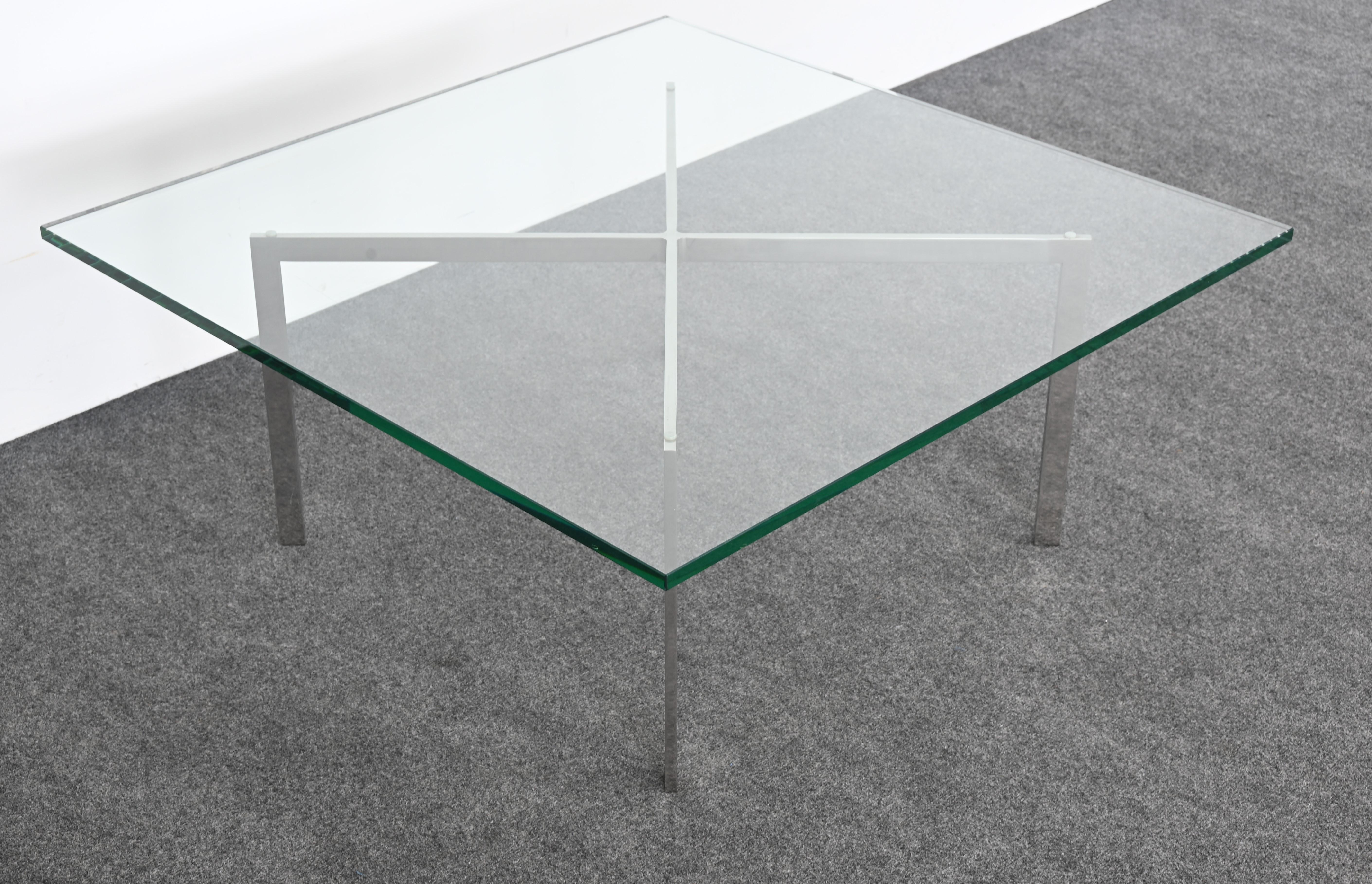 Knoll Ludwig Mies van der Rohe Barcelona, Couchtisch, 1960er-Jahre (Mitte des 20. Jahrhunderts)
