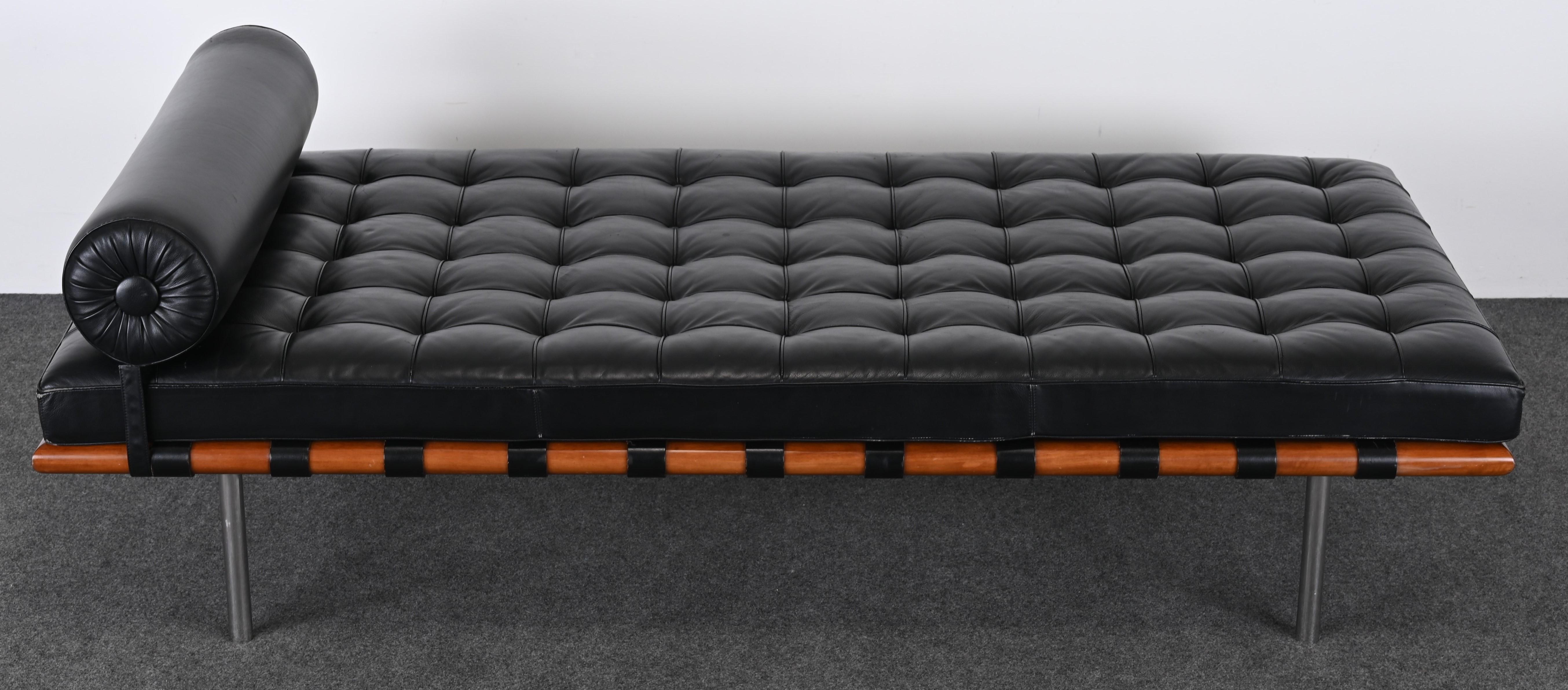 A classic modern Barcelona Day Bed designed by Mies Van der Rohe for Knoll. This designer day bed is from 2010 and was originally priced new for $14,000. Our price is competitive and priced to sell and find its new home. Originally purchased from an