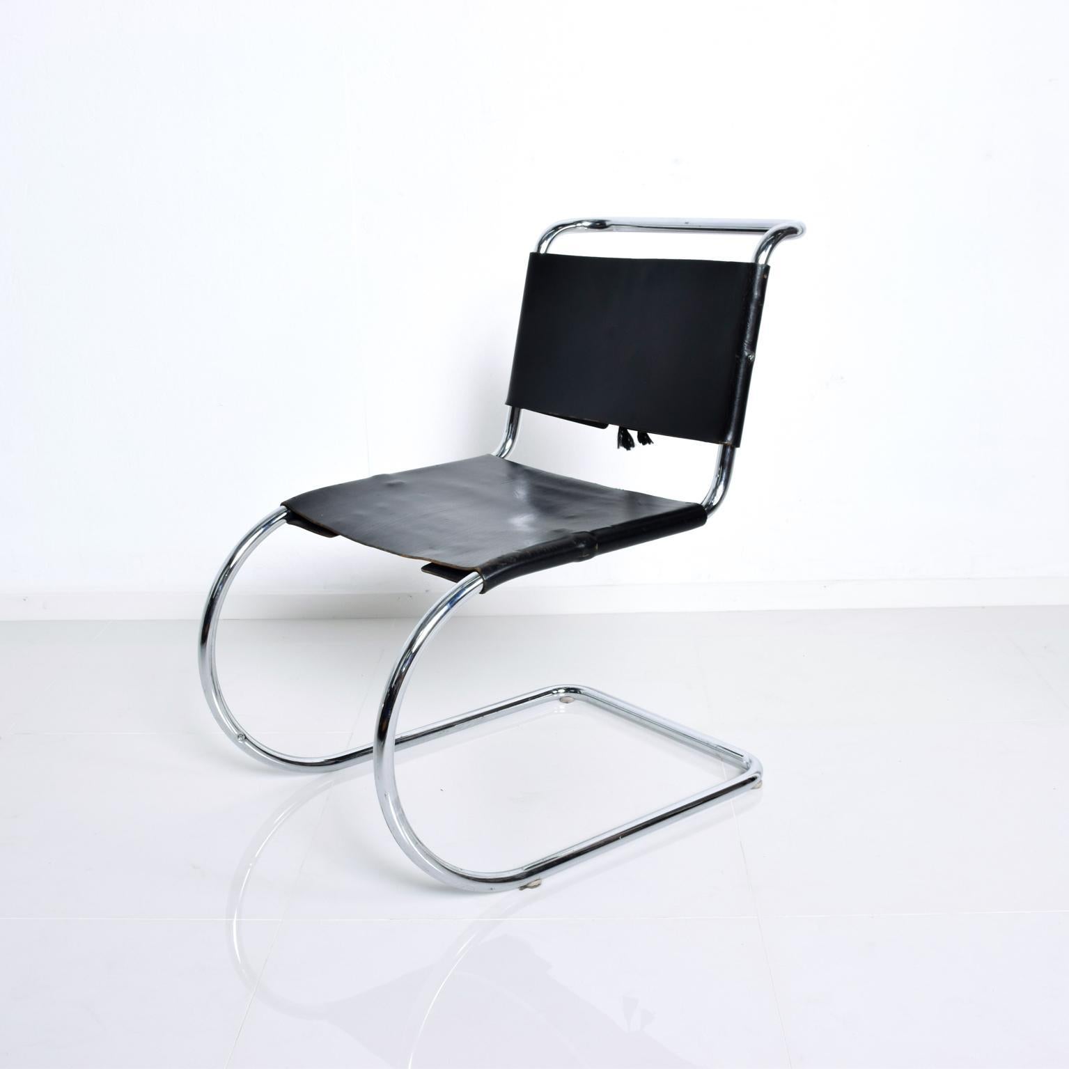 Knoll, Ludwig Mies van der Rohe, MR Chair Tubular Chrome Leather Chair In Good Condition In Chula Vista, CA