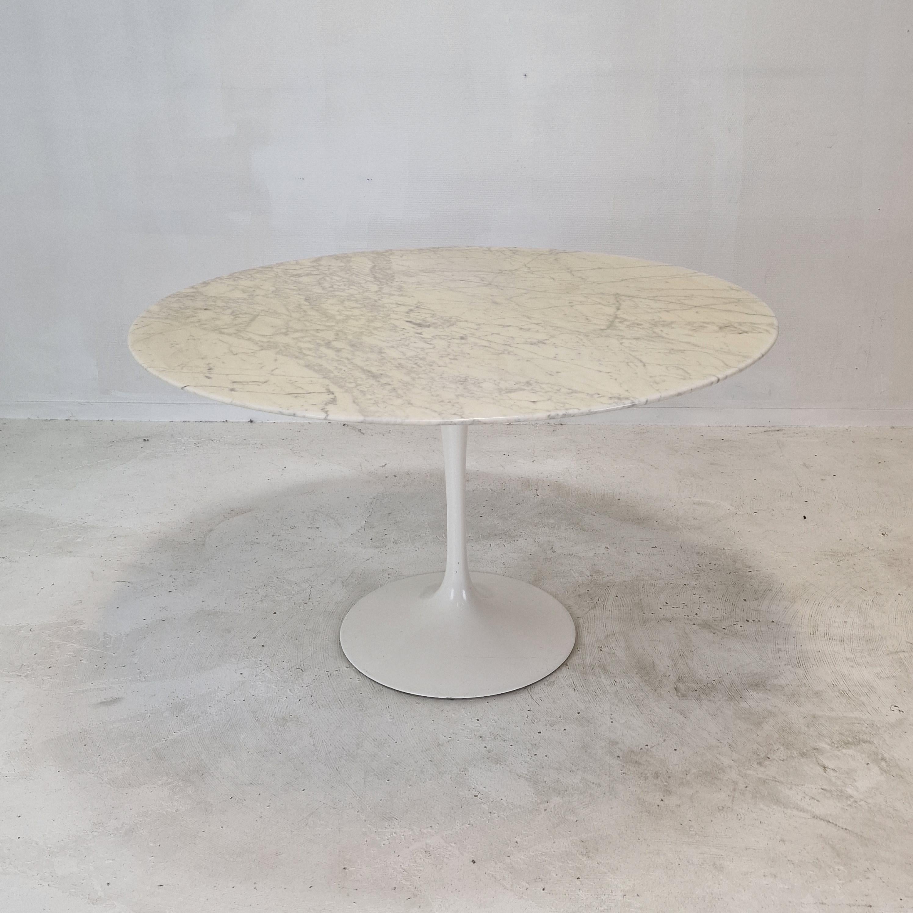 Italian Knoll Marble Dining Table With 5 Chairs by Eero Saarinen, 1960s For Sale