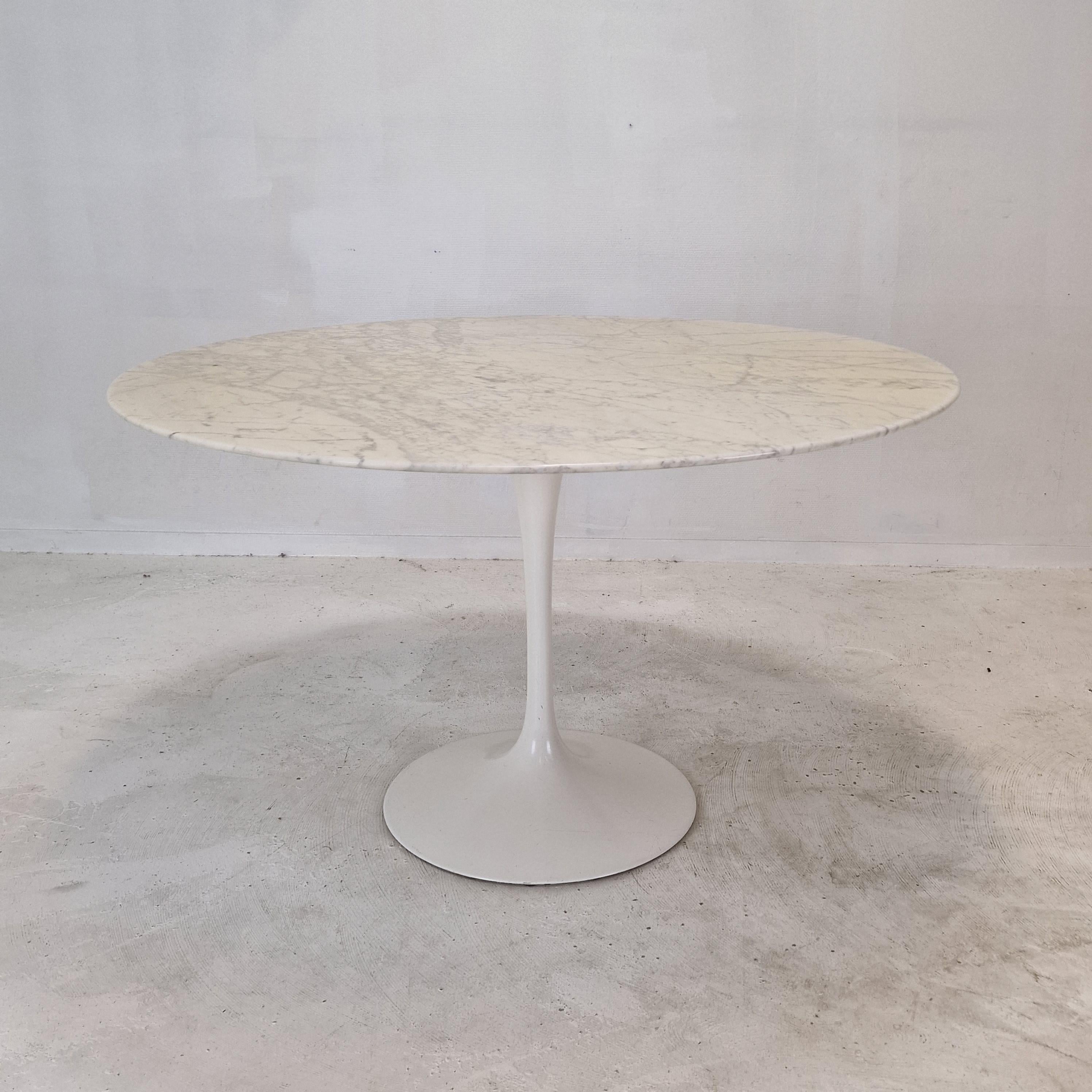 Hand-Crafted Knoll Marble Dining Table With 5 Chairs by Eero Saarinen, 1960s For Sale