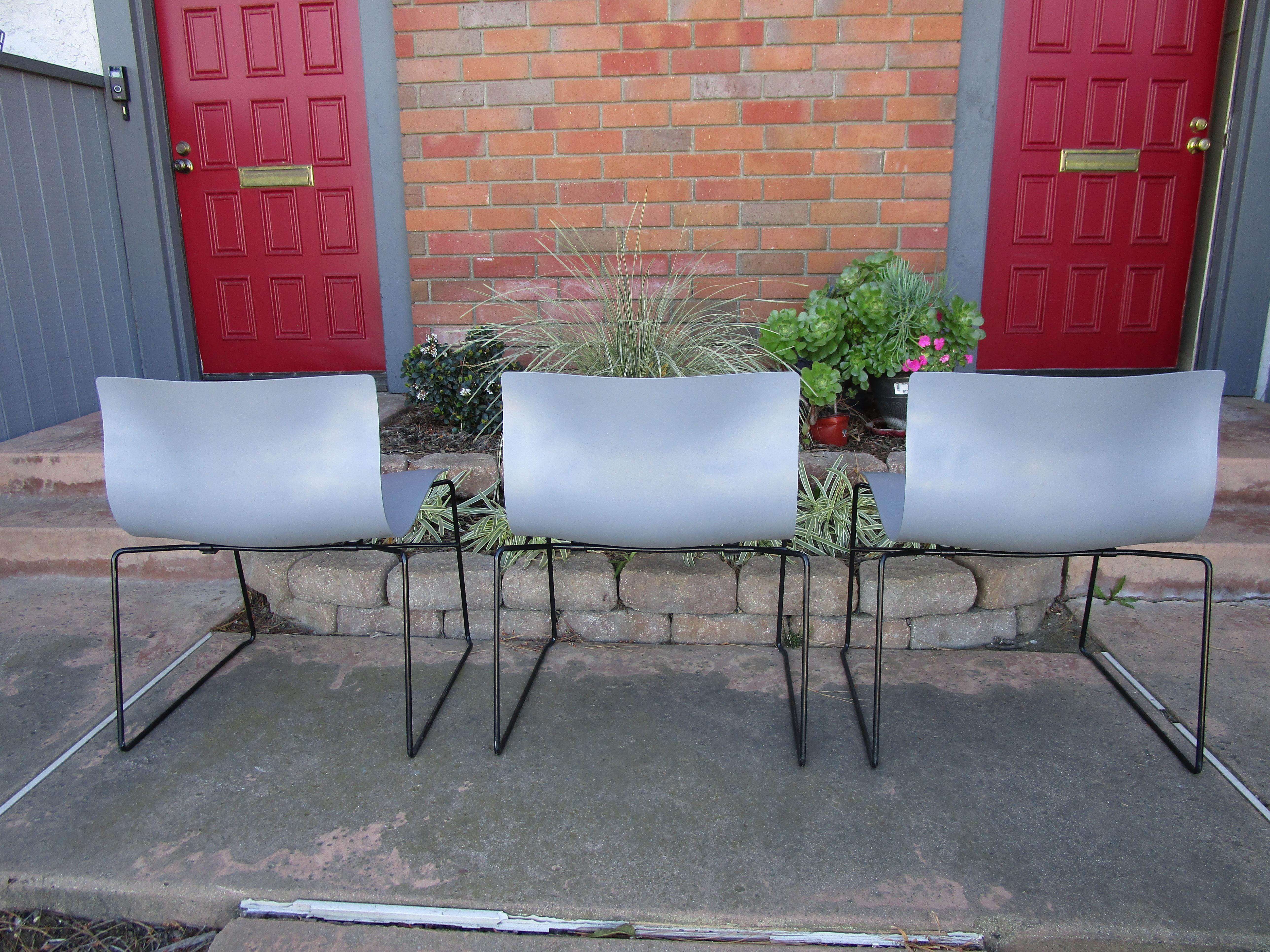 Mid-Century Modern Chaises mouchoirs grises de Knoll Massimo Vignelli en vente