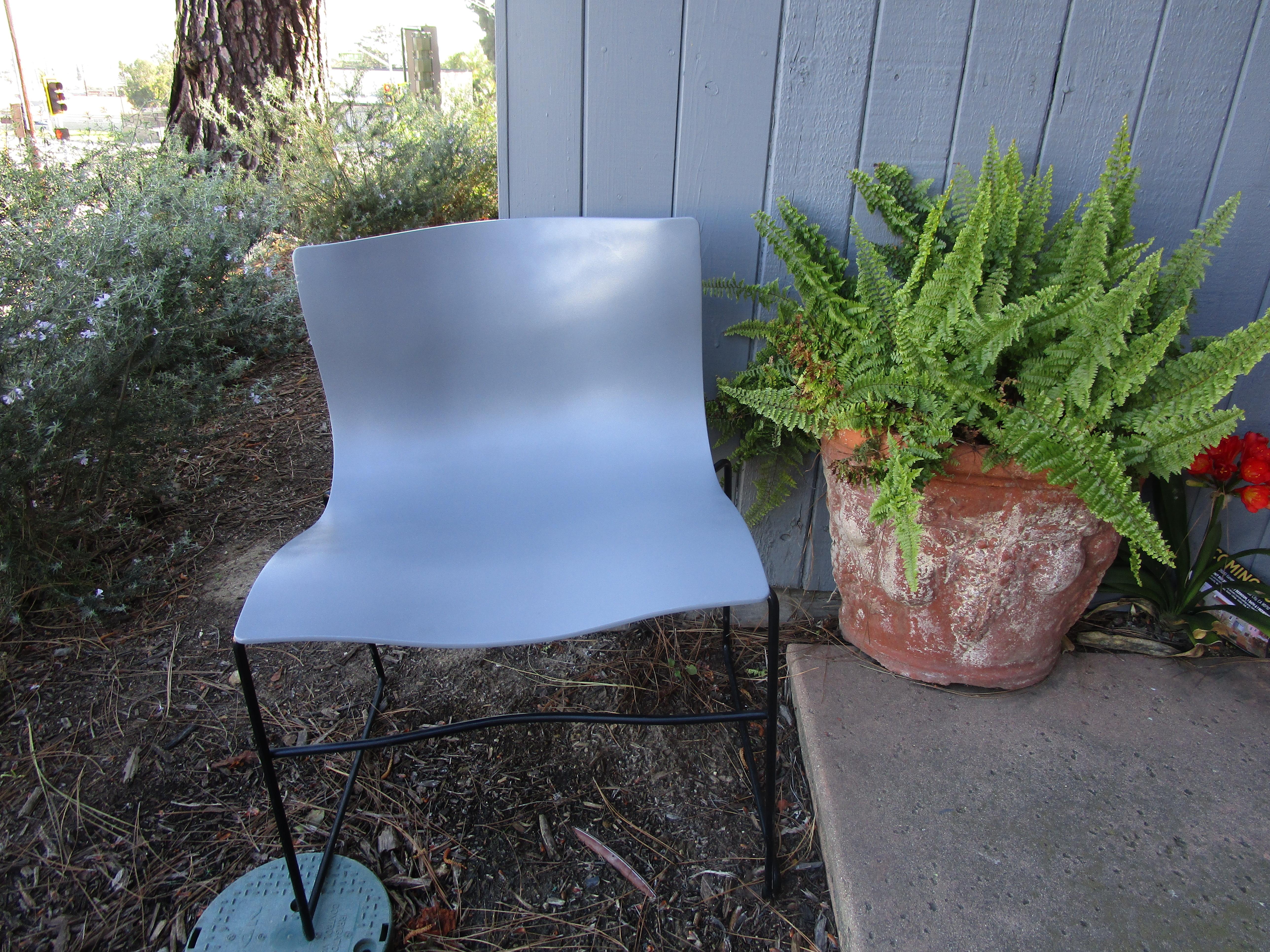 Acrylique Chaises mouchoirs grises de Knoll Massimo Vignelli en vente