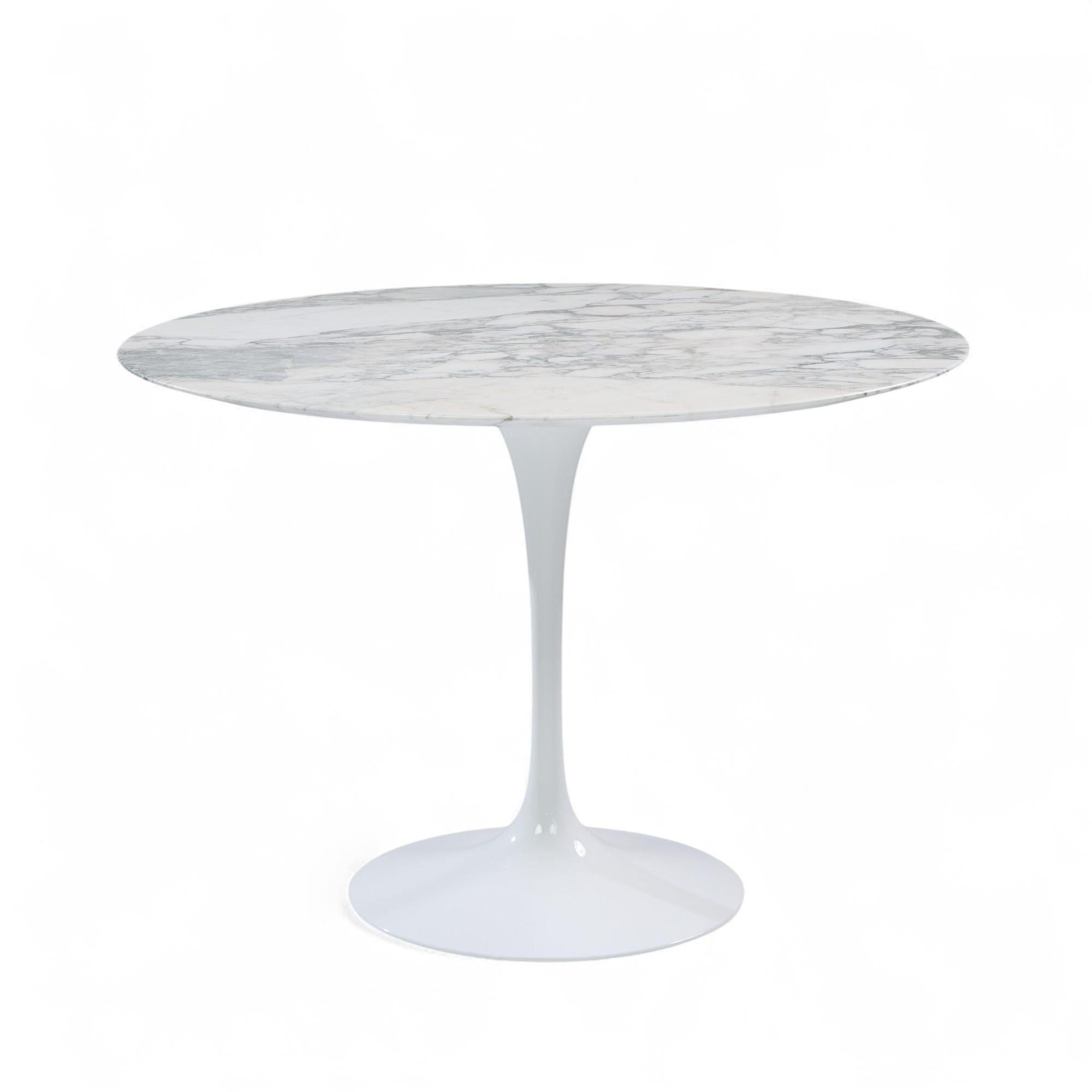 Knoll Mid Century 42-Zoll-Tulip-Esstisch (Moderne der Mitte des Jahrhunderts) im Angebot