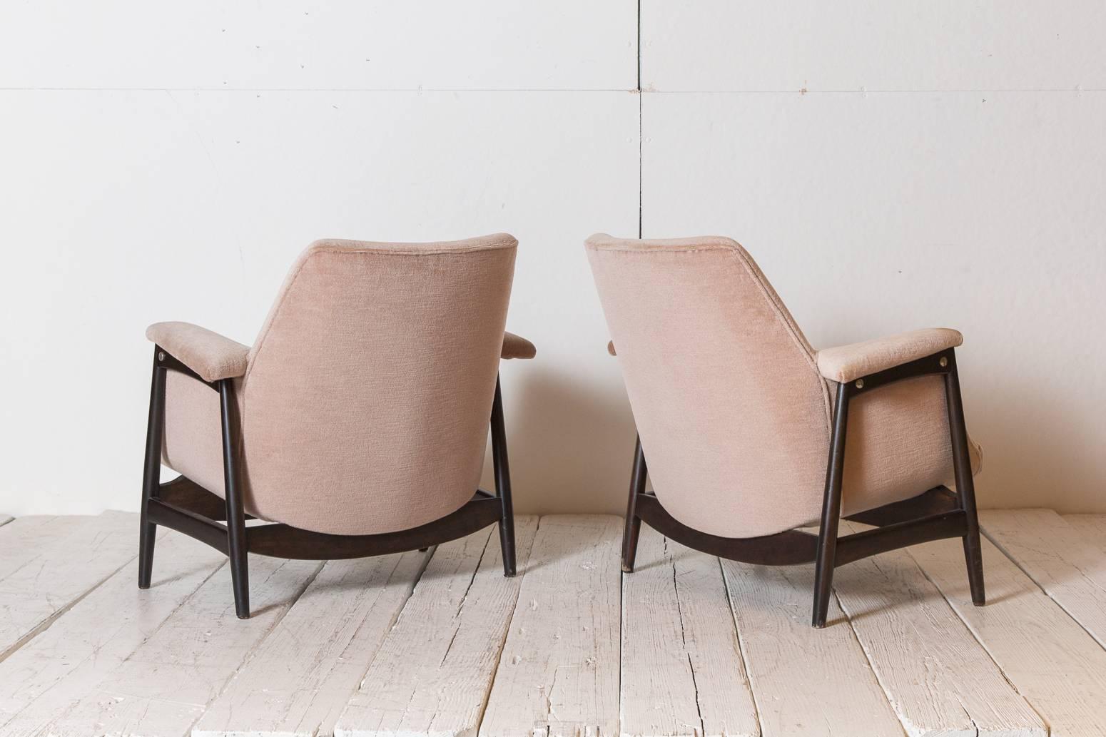 Knoll Midcentury Club Chairs Upholstered in Velvet with Exposed Mahogany Base In Distressed Condition In Los Angeles, CA