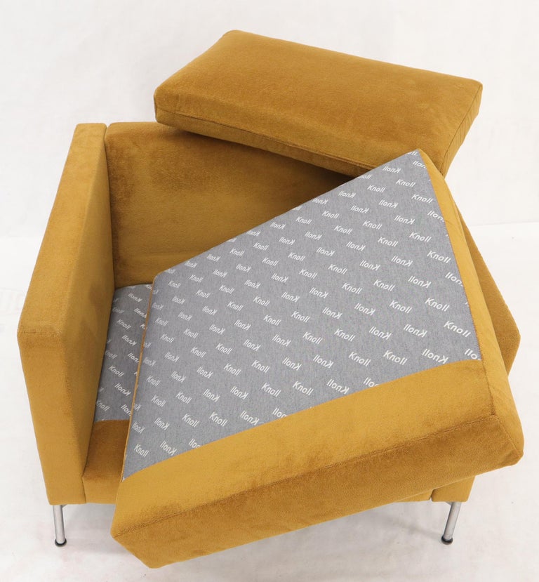 Knoll Mid-Century Modern Box Shape Lounge Chair For Sale at 1stDibs