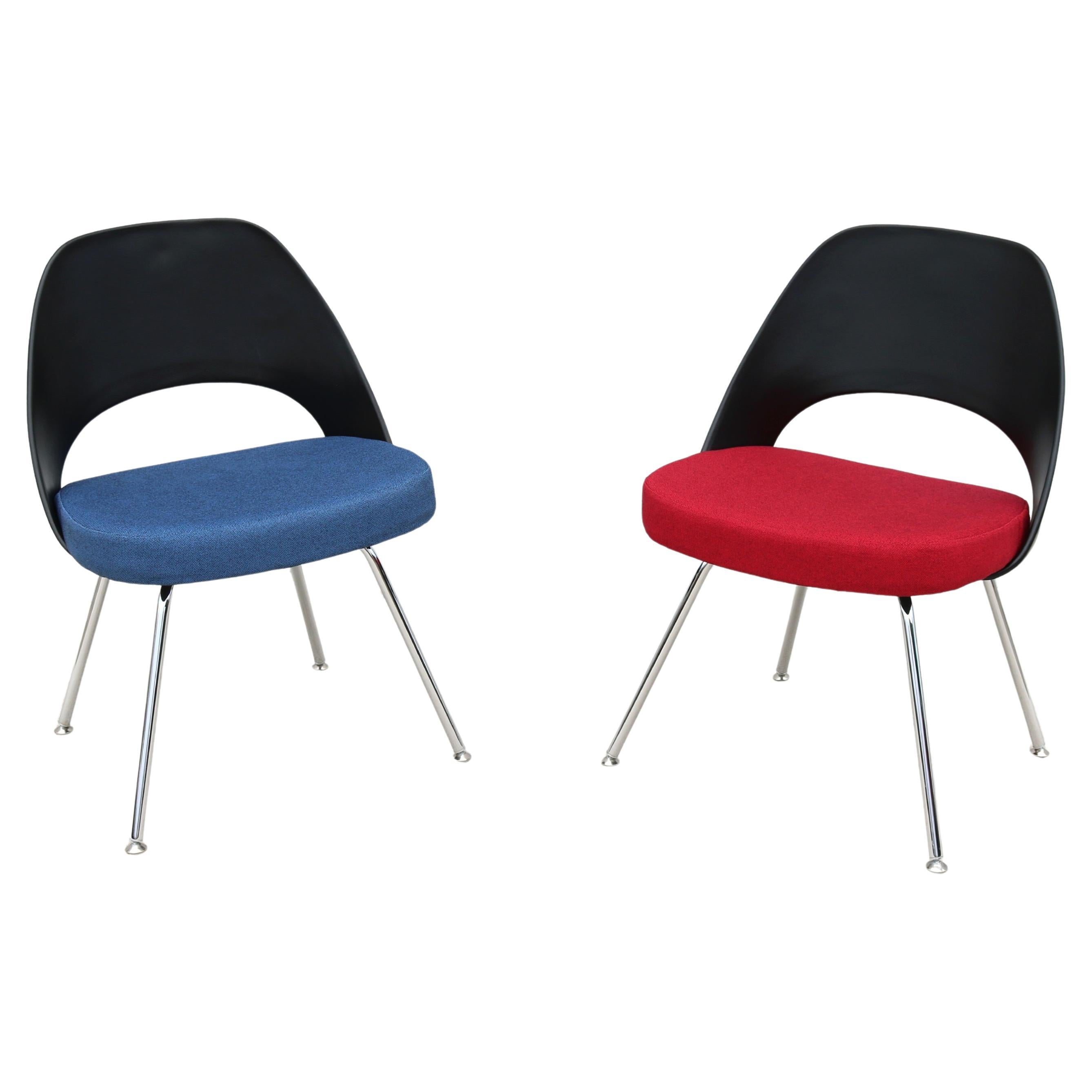 Knoll Mid-Century Modern Eero Saarinen Executive Armless Chairs Black - a Pair For Sale