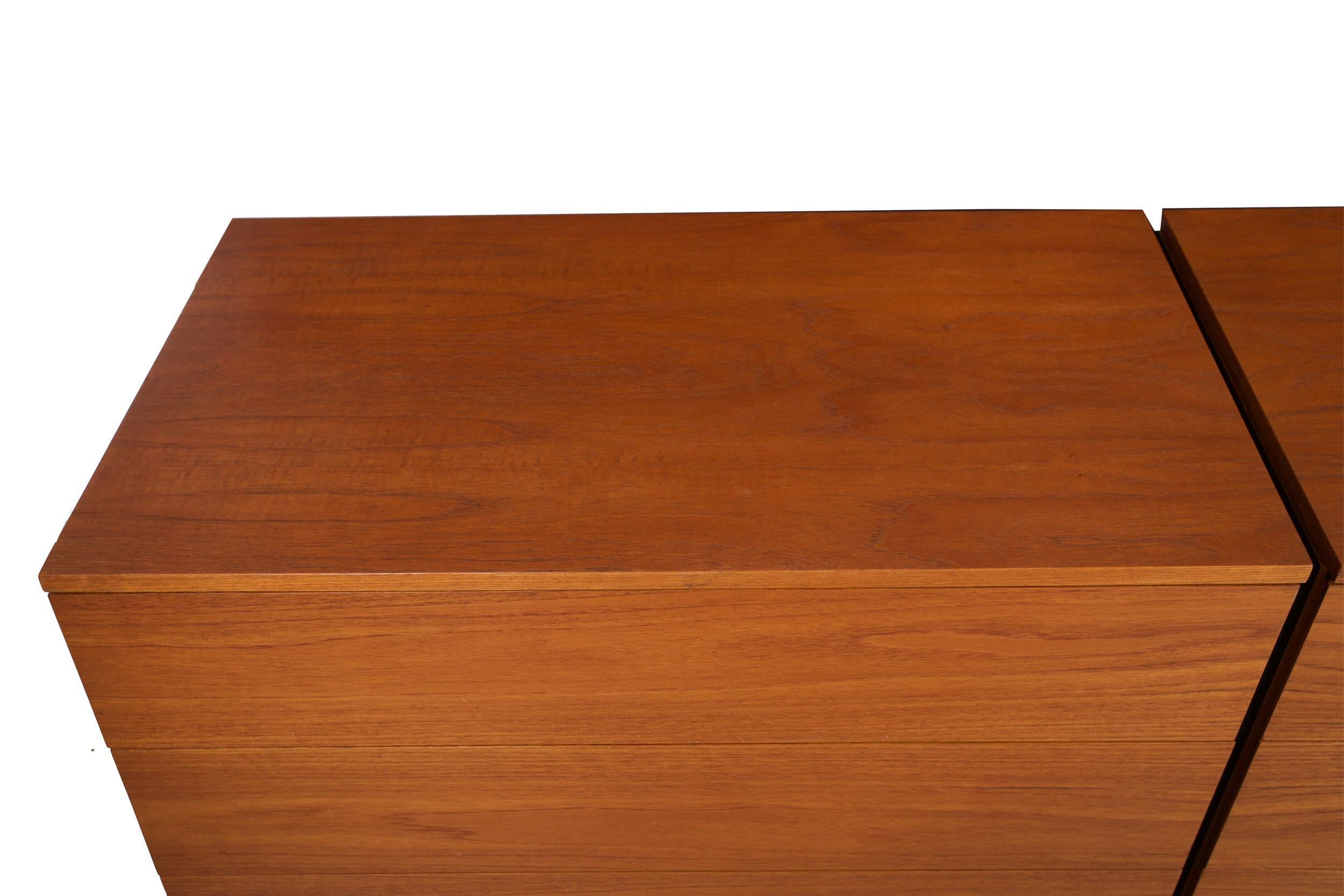 Knoll Mid-Century Modern Teak and Chrome Double Chest Credenza, circa 1970 For Sale 7