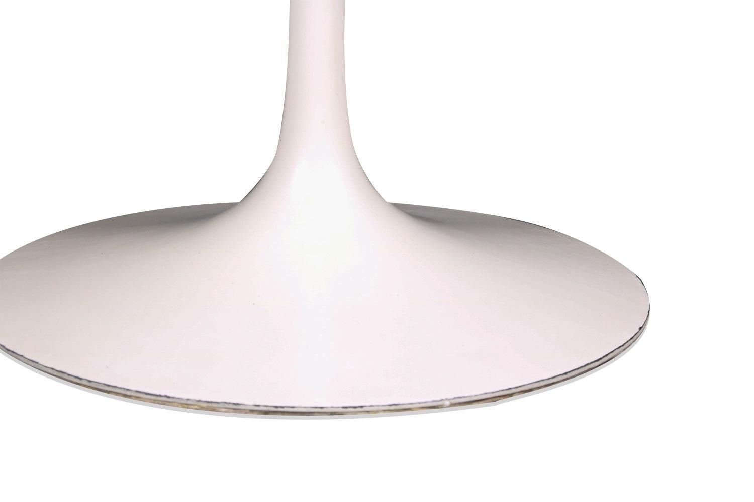 Mid-Century Modern Table Tulipe Saarinen ronde originale de Knoll du milieu du siècle dernier en vente