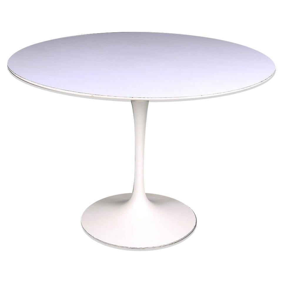 Table Tulipe Saarinen ronde originale de Knoll du milieu du siècle dernier en vente