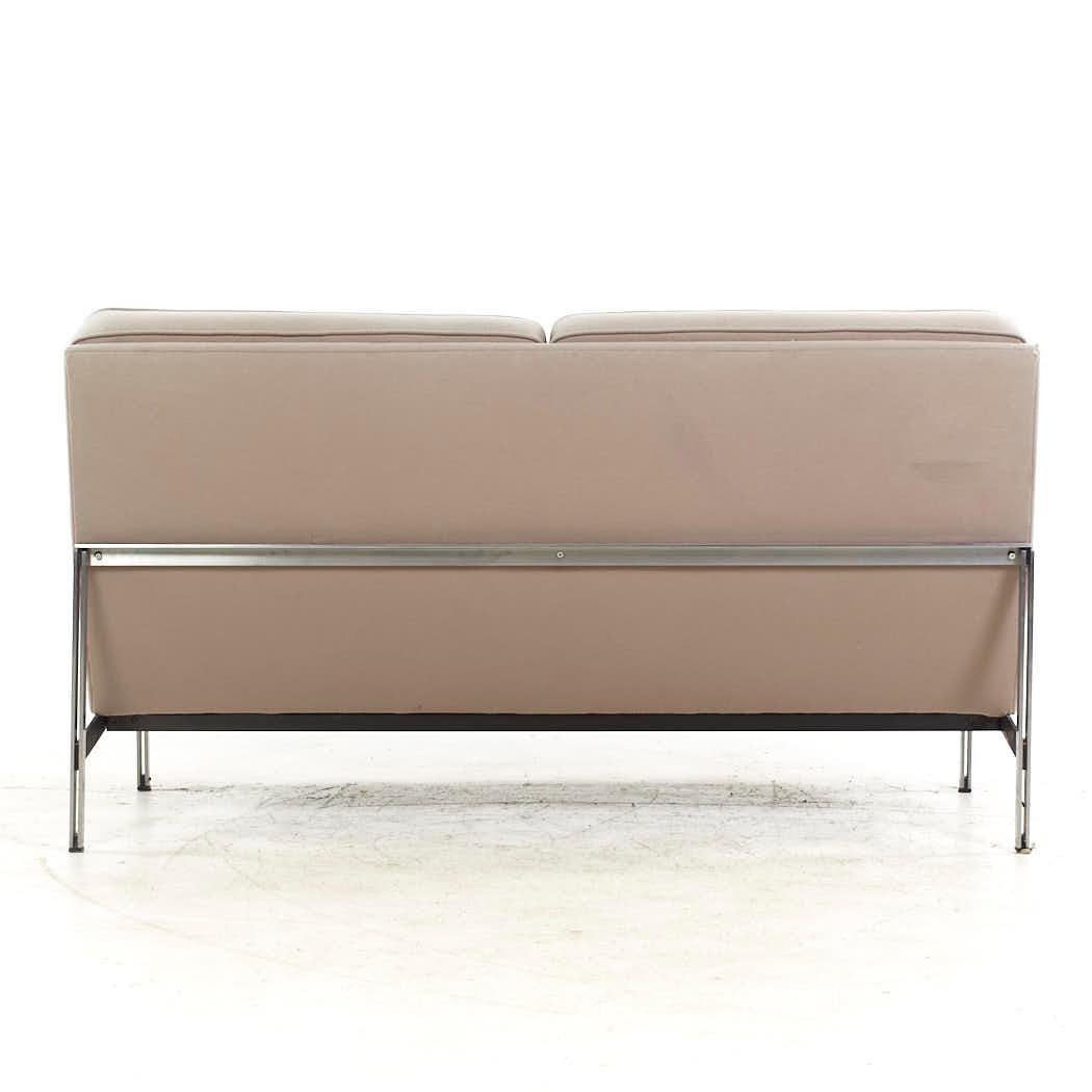 Knoll Mid Century Parallel Bar Settee Sofa In Good Condition For Sale In Countryside, IL