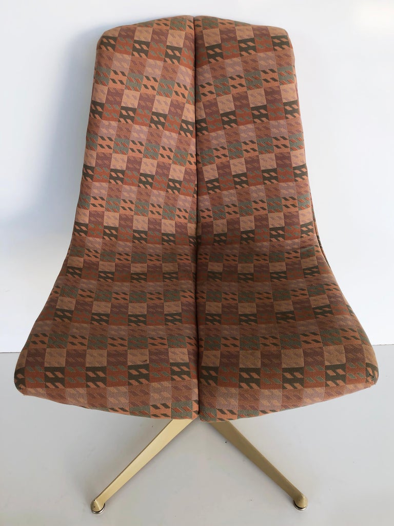 Knoll Richard Schultz Midcentury Fiberglass Swivel Chairs, Pair For