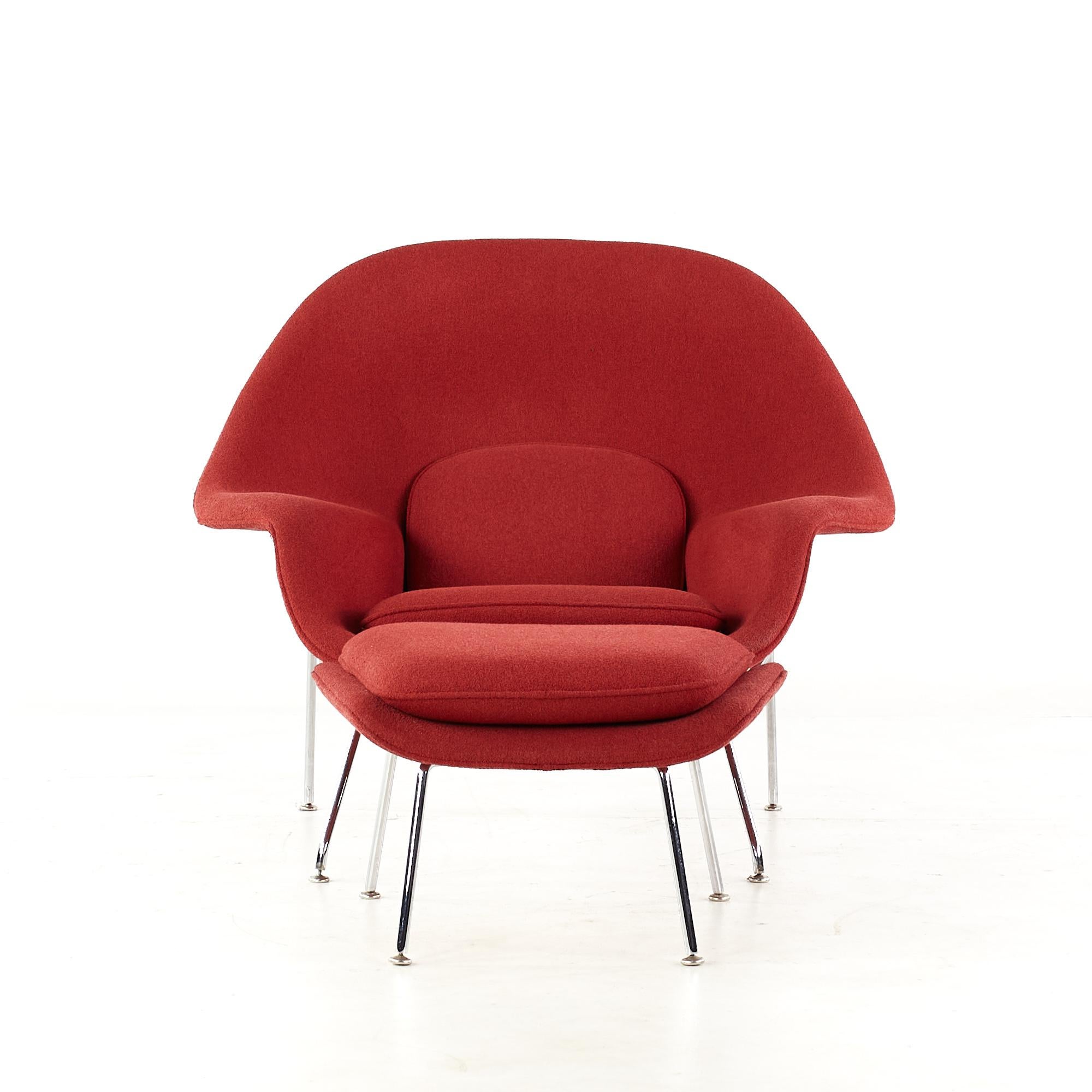 Knoll Mid-Century Womb Chair and Ottoman, Pair In Good Condition In Franklin Park, IL