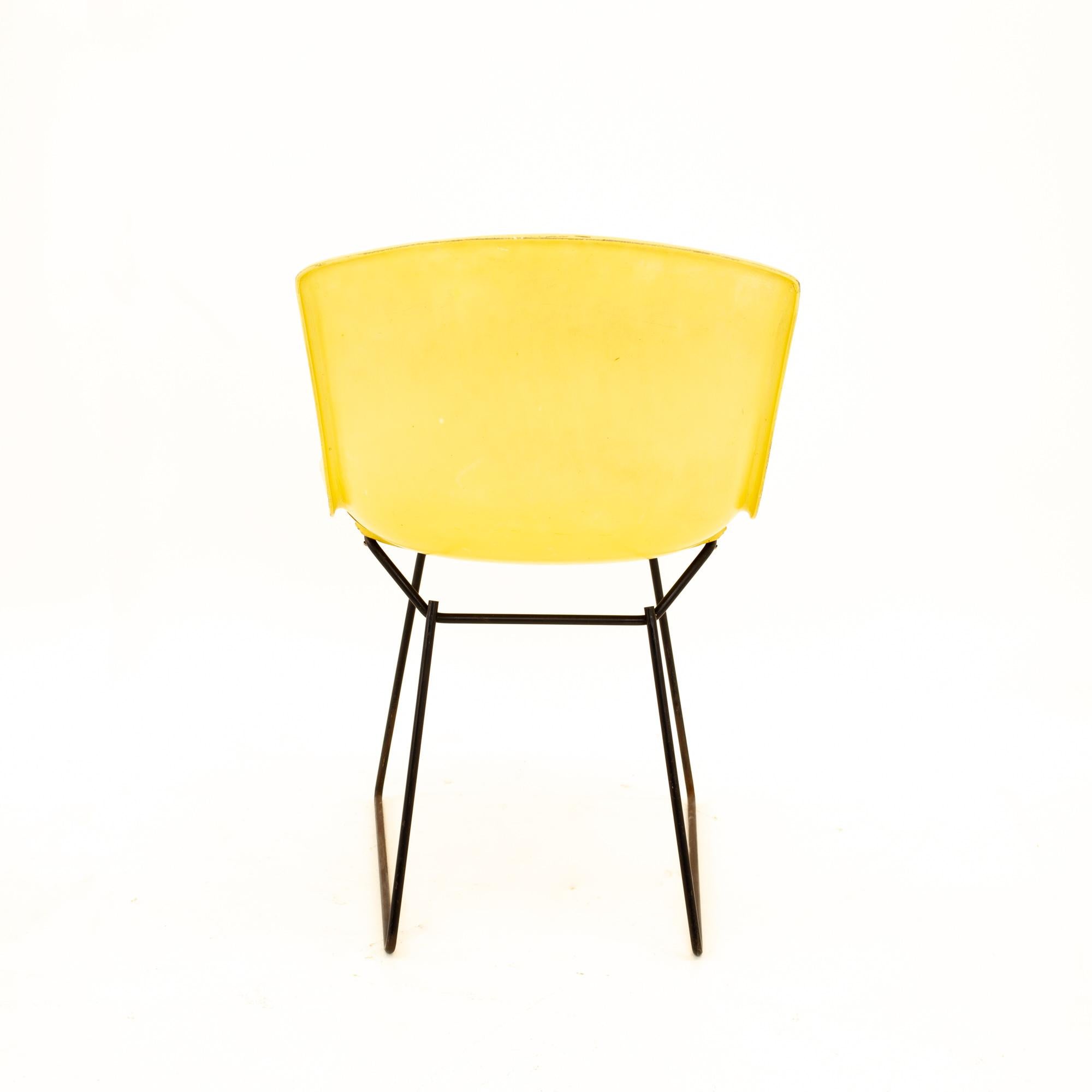Late 20th Century Knoll Mid Century Yellow Fiberglass Side Chair, Pair For Sale