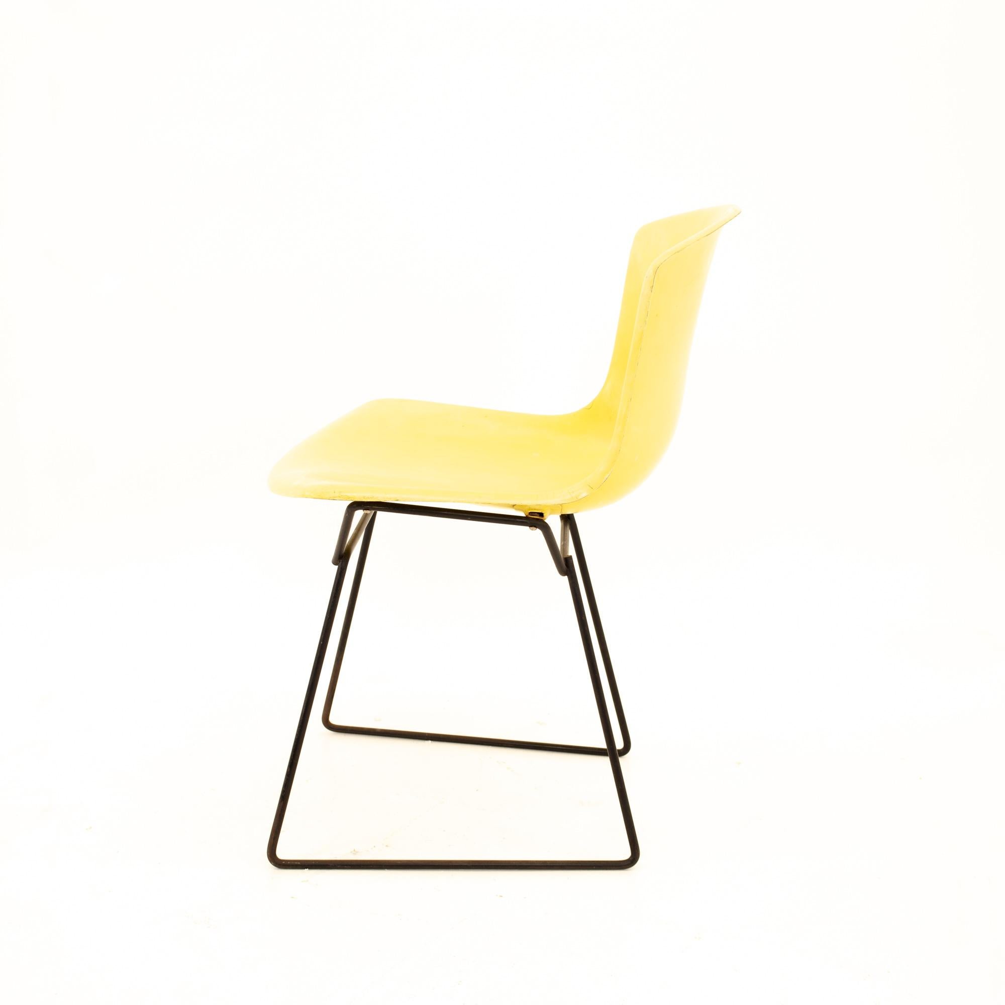 Knoll Mid Century Yellow Fiberglass Side Chair, Pair For Sale 1