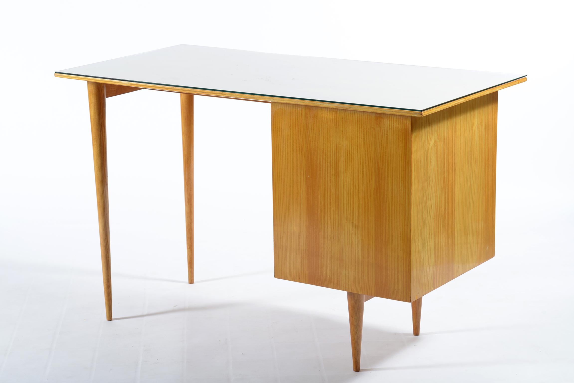Knoll Midcentury Ashwood Writing Desk, Italy, 1950s In Good Condition In Firenze, Toscana