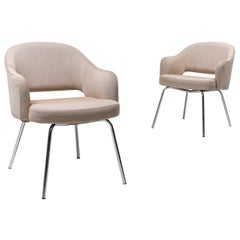 Knoll Pair of Executive Chairs in the style of Eero Saarinen