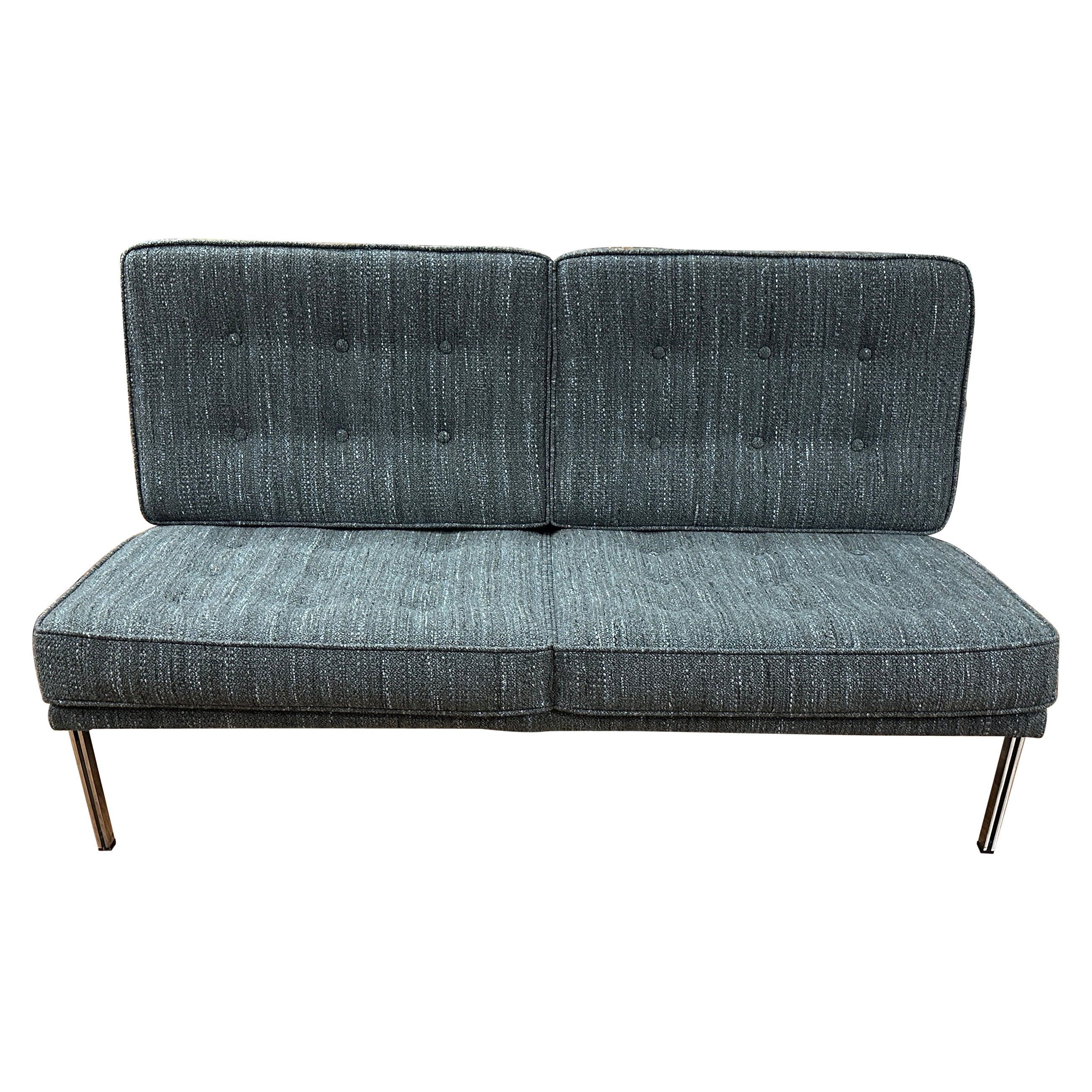 Canapé de bar Parallel de Knoll retapissé en tissu Knoll Rivington