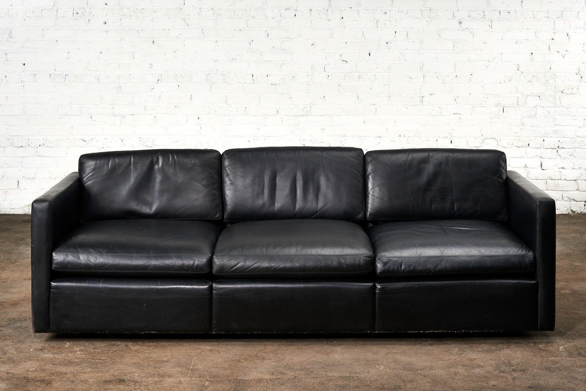 Knoll Pfister black leather sofa, 1971. Original leather.