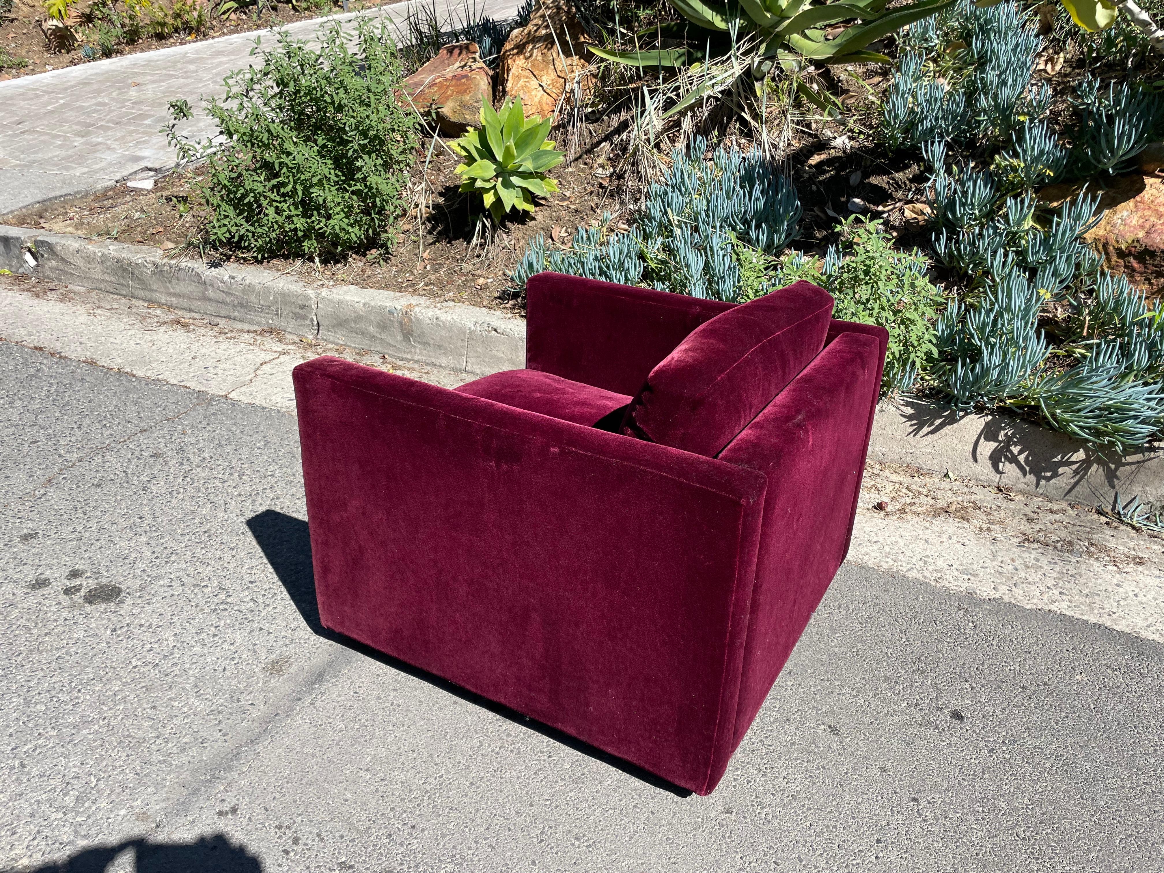 Knoll Pfister Club Chair in Red Mohair, 1970s 2