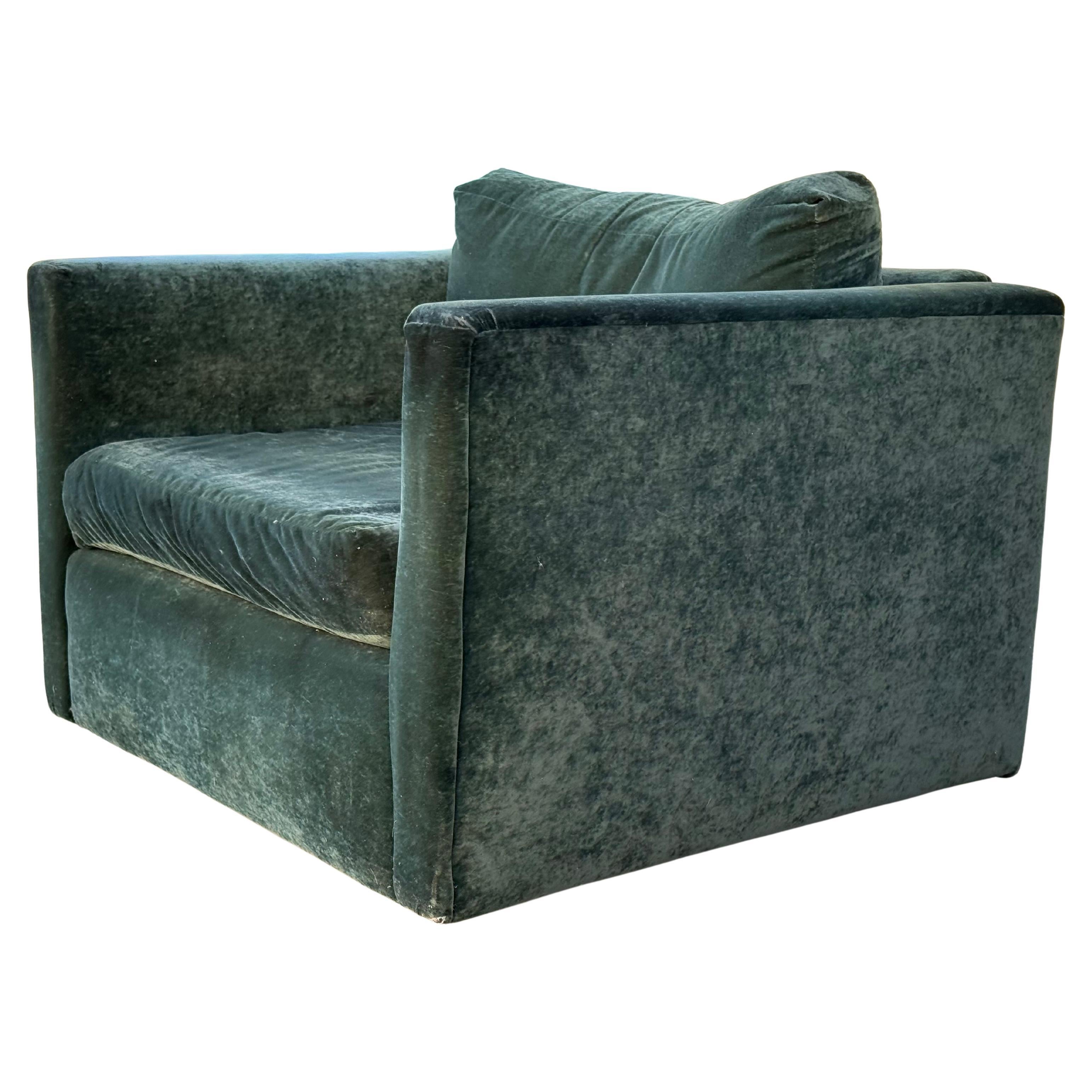Vintage club chair attributed to Milo Baughman for Directional. USA, ca. 1970s. 

Upholstered in a fabulous deep green mohair. Original upholstery shows very well. 

The chair is very well crafted. A perfectly proportioned chair with a cubist shape