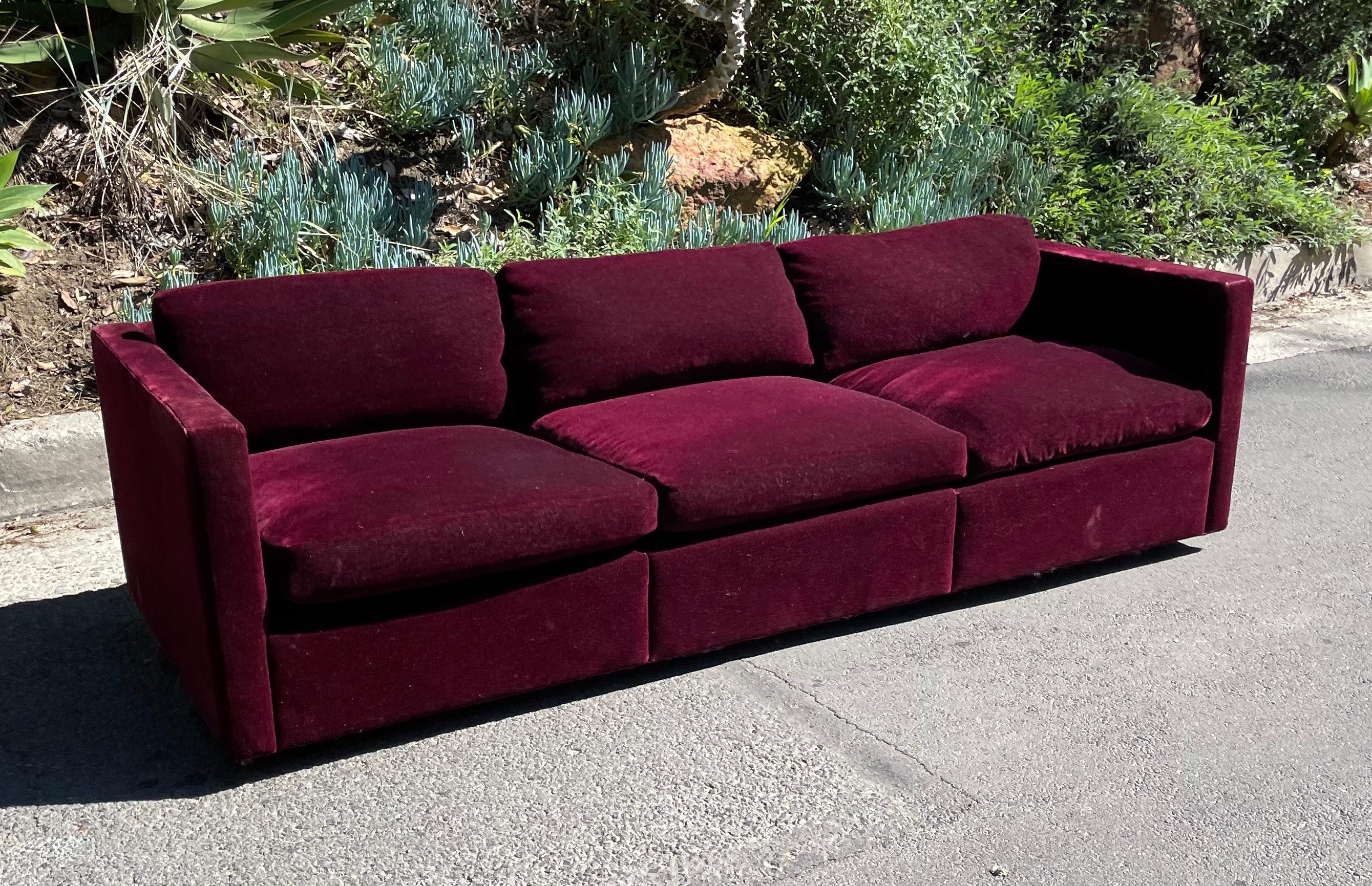 Late 20th Century Knoll Pfister Tuxedo Sofa in Original Red Mohair, 1970s