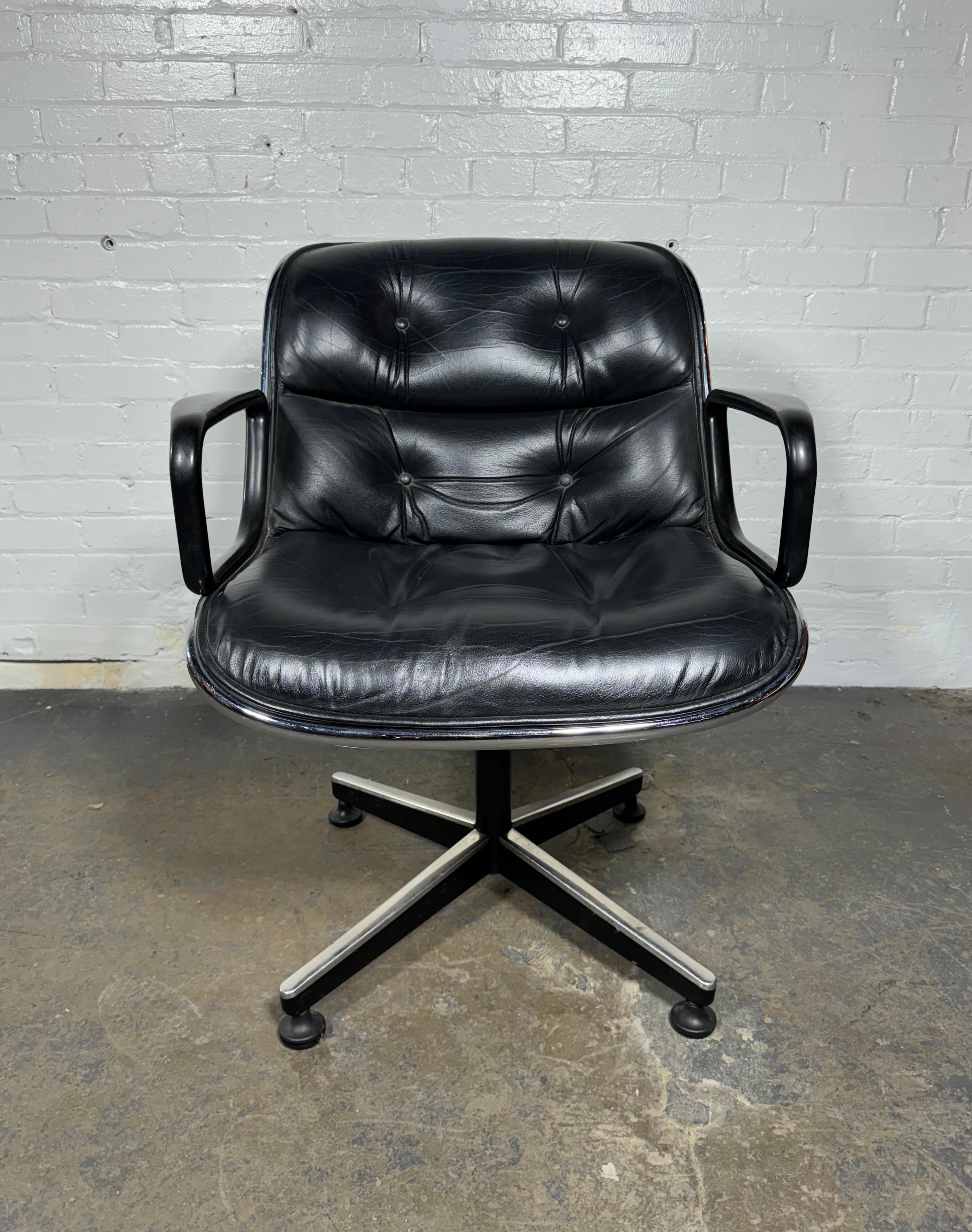 Americano Knoll / Sedia direzionale Pollock in pelle nera e cromo. Inclinazione / rotazione